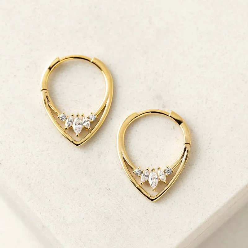 S925 sterling silver women's earrings gold-plated zircon water droplets popular fashion jewelry party accessories
S925 sterling silver women's earrings gold-plated zircon water droplets popular fashion jewelry party accessories
