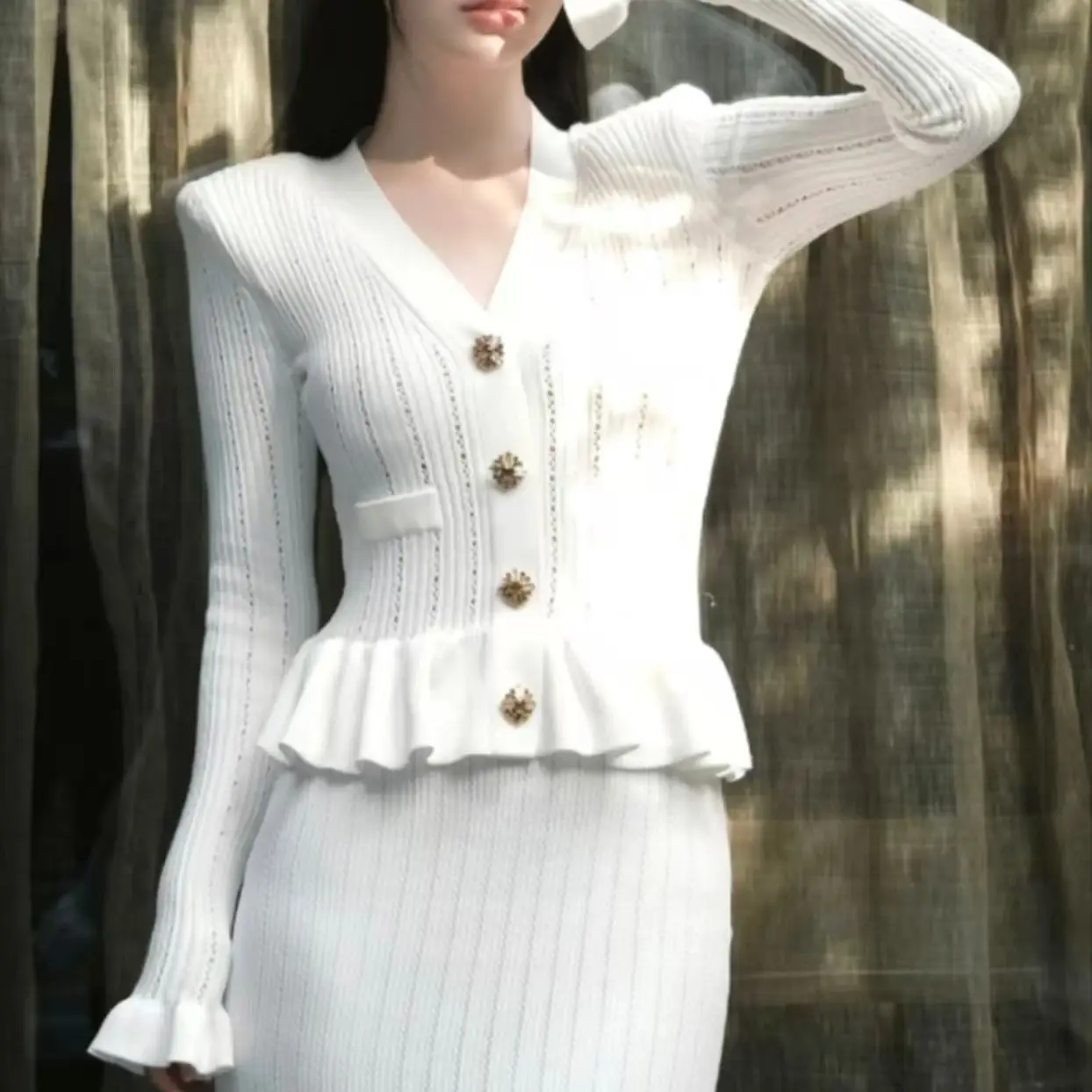 High Quality Spring And Autumn New Style Fashionable Temperament Commuting Women's Knitted V-Neck Slim Fit Long Sleeved Dress
High Quality Spring And Autumn New Style Fashionable Temperament Commuting Women's Knitted V-Neck Slim Fit Long Sleeved Dress