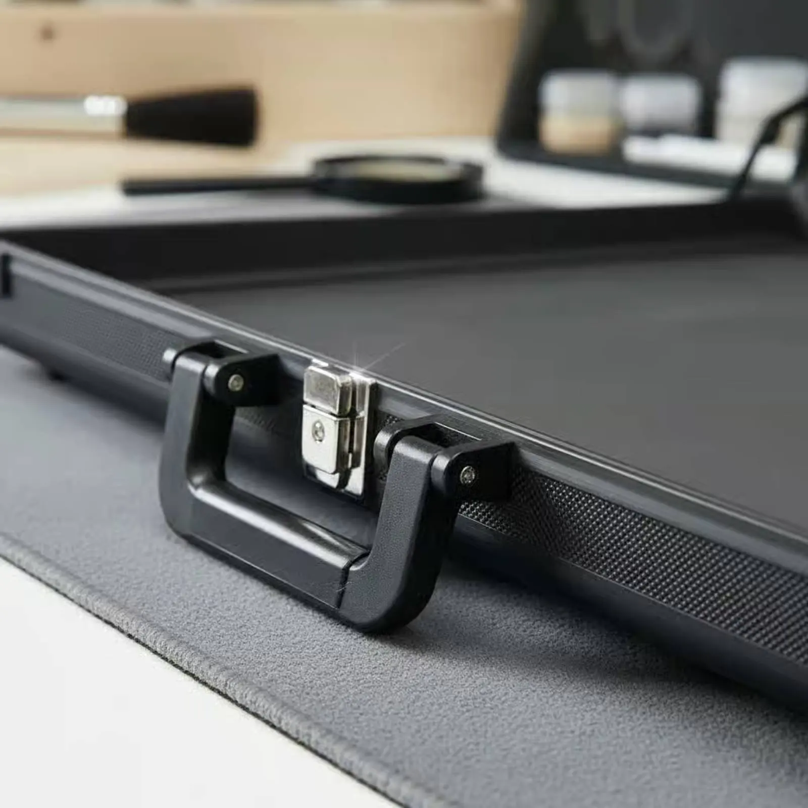 Graded Card Display Case Reinforced Corners Graded Card Case Ergonomic Handle Lightweight for Travel
Graded Card Display Case Reinforced Corners Graded Card Case Ergonomic Handle Lightweight for Travel