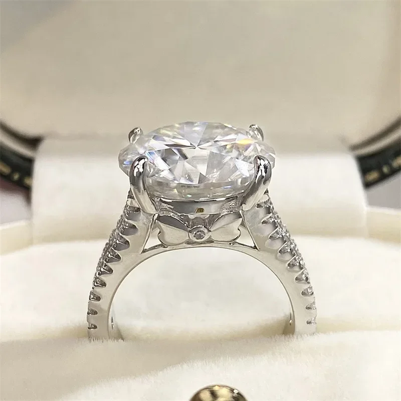 14mm10CT D Color Moissanite Rings For Women GRA Certified S925 Silver 18k Gold Plated Sparkling Wedding Band Fine Jewelry
14mm10CT D Color Moissanite Rings For Women GRA Certified S925 Silver 18k Gold Plated Sparkling Wedding Band Fine Jewelry