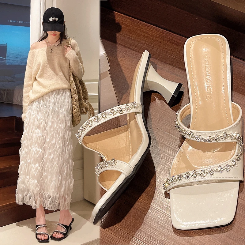 2025 New Transparent High Heels Women'S Summer Fashion Crystal Slippers Outside Wear Rhinestone Sandals
2025 New Transparent High Heels Women'S Summer Fashion Crystal Slippers Outside Wear Rhinestone Sandals
