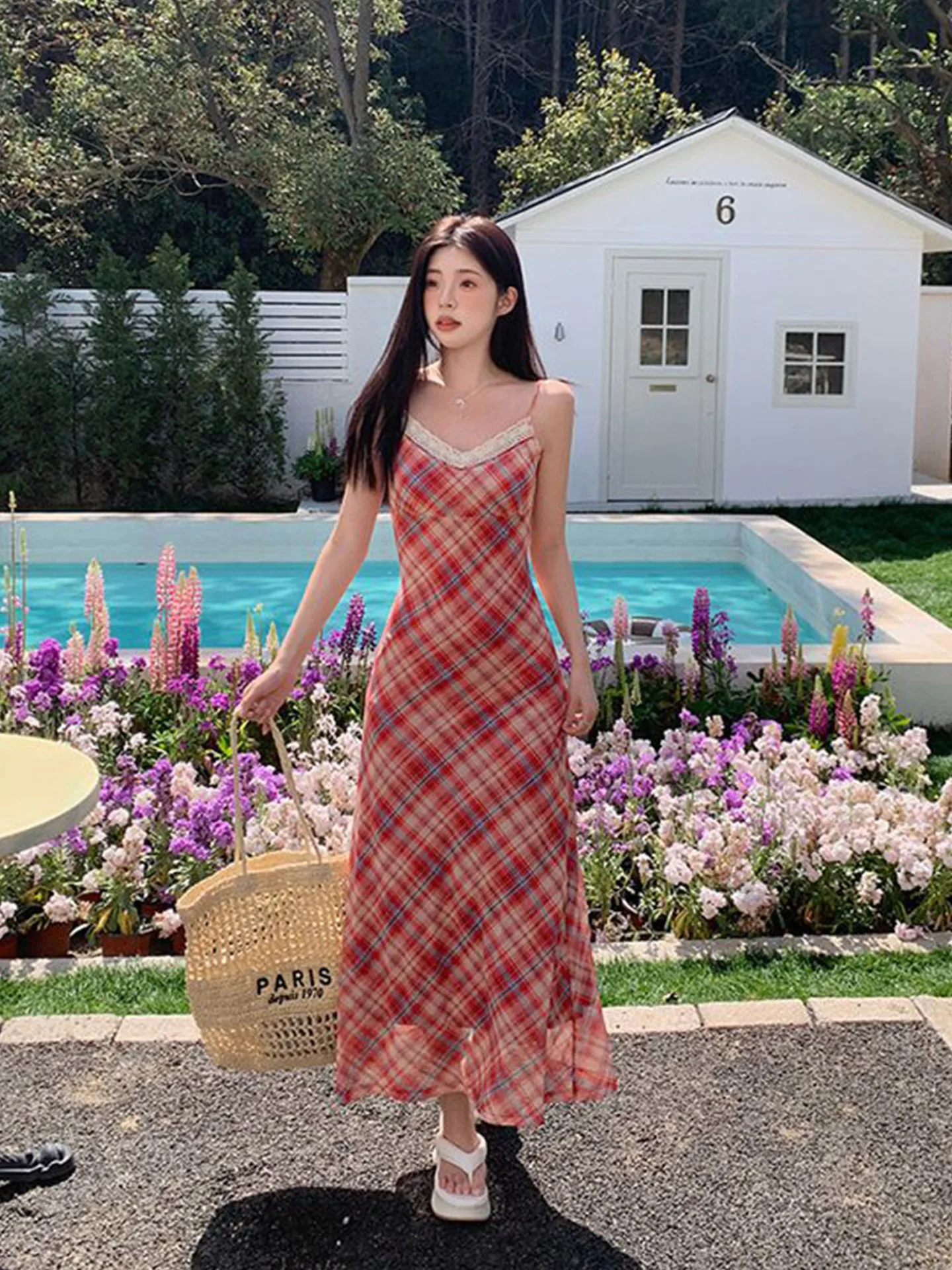 Summer 2026 Long Lace V-neck Plaid Dress Women's Tea Break Skirt Sleeveless High Waist A-line Korean Style Commute Dress
Summer 2026 Long Lace V-neck Plaid Dress Women's Tea Break Skirt Sleeveless High Waist A-line Korean Style Commute Dress