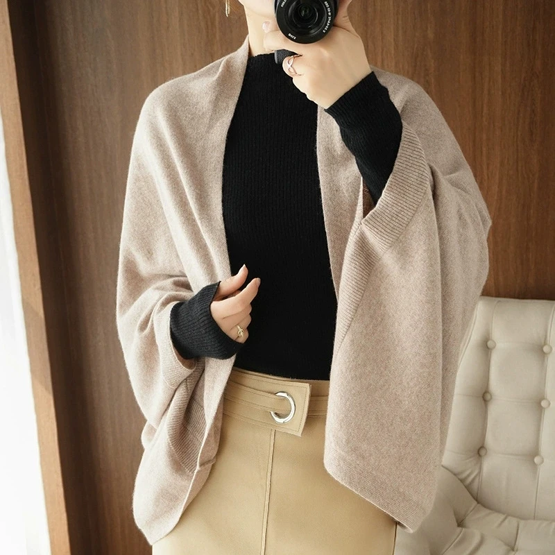 Elegant Loose Shawl Knitted Cardigan Women Fashion Streetwear Short Open Stitch Sweater Woman Solid Vintage Bat Sleeve Knitwear
Elegant Loose Shawl Knitted Cardigan Women Fashion Streetwear Short Open Stitch Sweater Woman Solid Vintage Bat Sleeve Knitwear