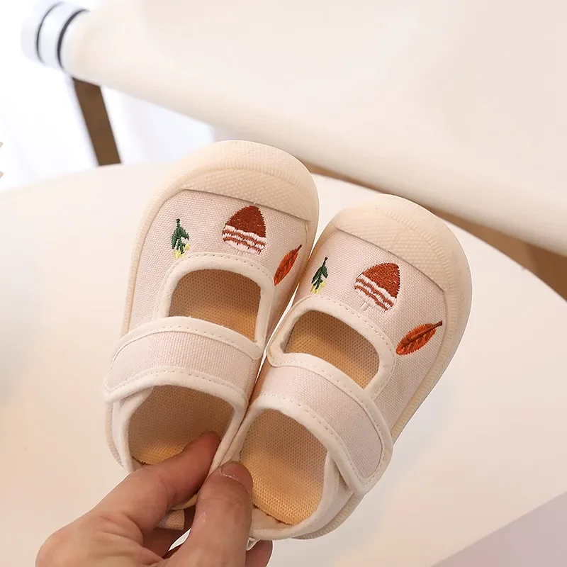 Spring Autumn New Little Girls Canvas Shoes Fashion Cute Embroidered Children's Causal Flat Shoes Toddlers Soft Kids Sneakers
Spring Autumn New Little Girls Canvas Shoes Fashion Cute Embroidered Children's Causal Flat Shoes Toddlers Soft Kids Sneakers
