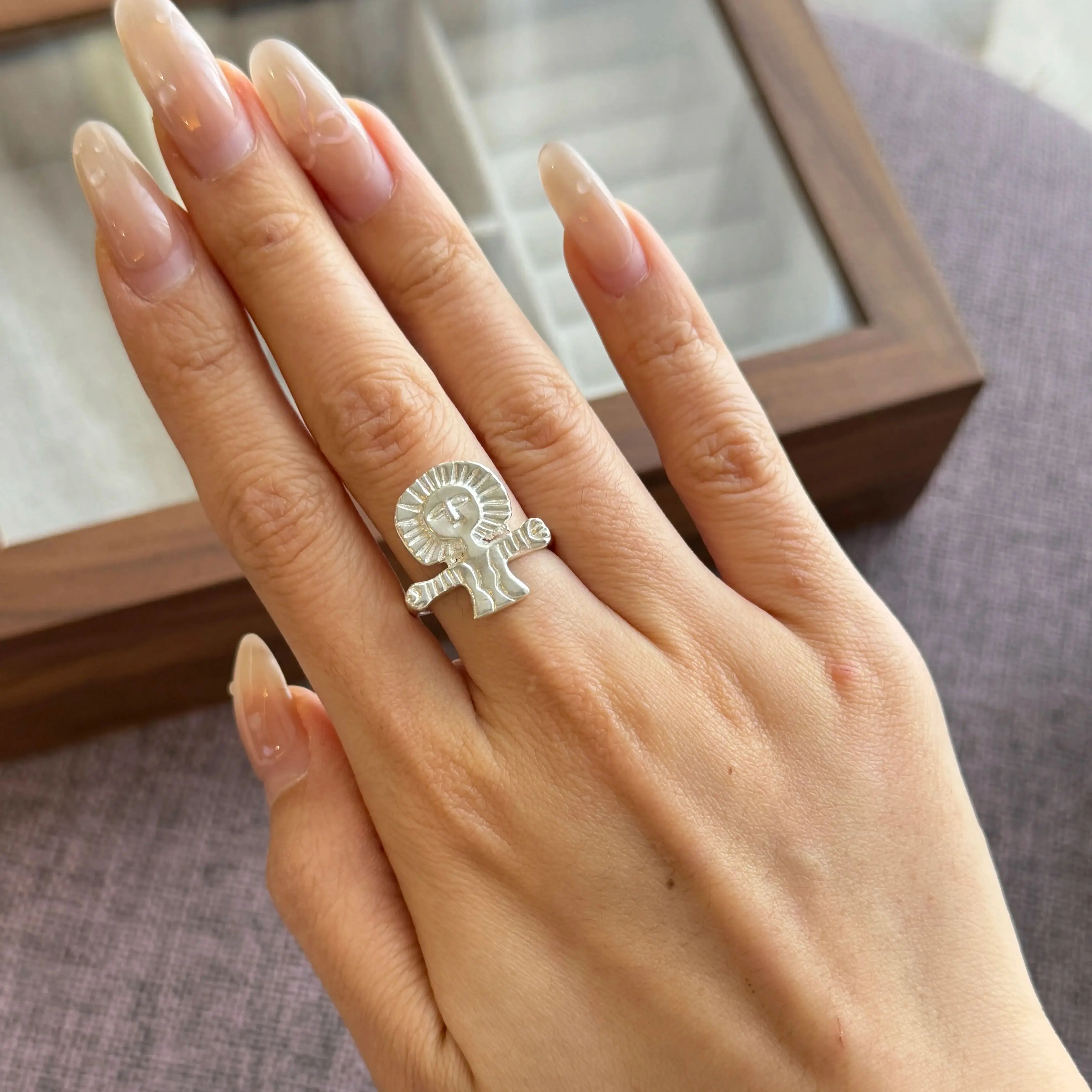 925 Sterling Silver Abstract Figurine Ring | Minimalist Human Sculpture Statement Ring | Unisex Art Jewelry
925 Sterling Silver Abstract Figurine Ring | Minimalist Human Sculpture Statement Ring | Unisex Art Jewelry