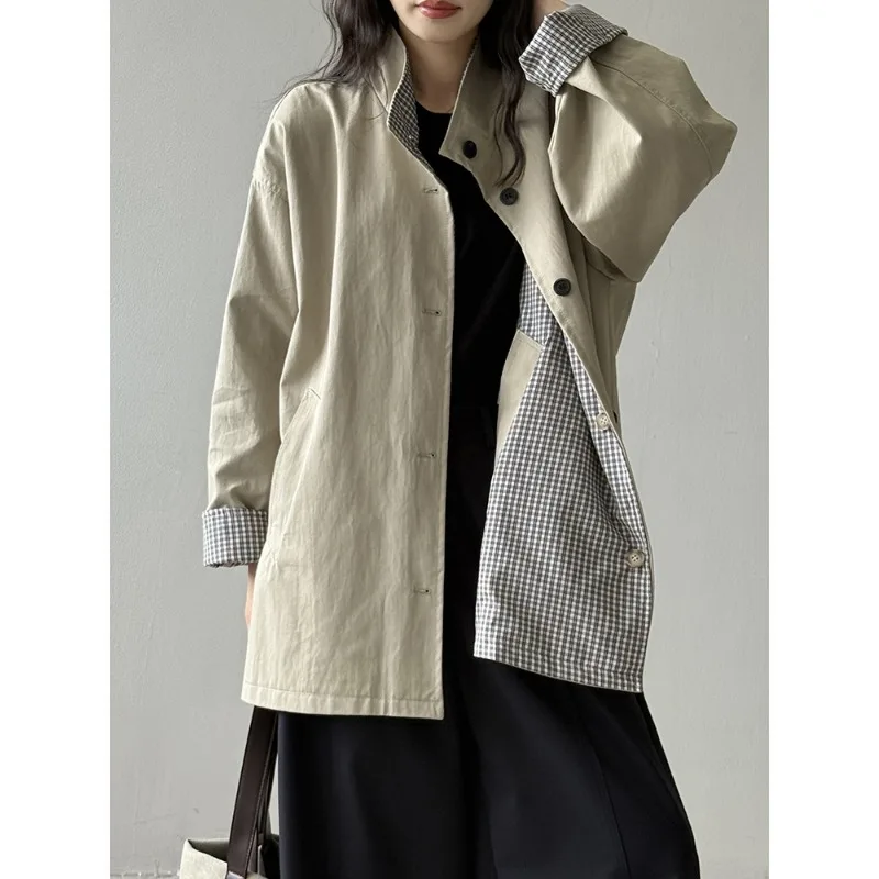 Ретро-корейское двустороннее клетчатое пальто средней длины для женщин на весну-осень с воротником-стойкой, модная универсальная верхняя одежда
Ретро-корейское двустороннее клетчатое пальто средней длины для женщин на весну-осень с воротником-стойкой, модная универсальная верхняя одежда