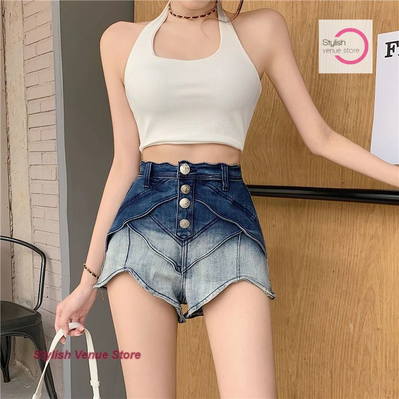 Korean sweet spice girl gradient color denim shorts female summer design sense niche high waist slim straight wide leg hot pants
Korean sweet spice girl gradient color denim shorts female summer design sense niche high waist slim straight wide leg hot pants