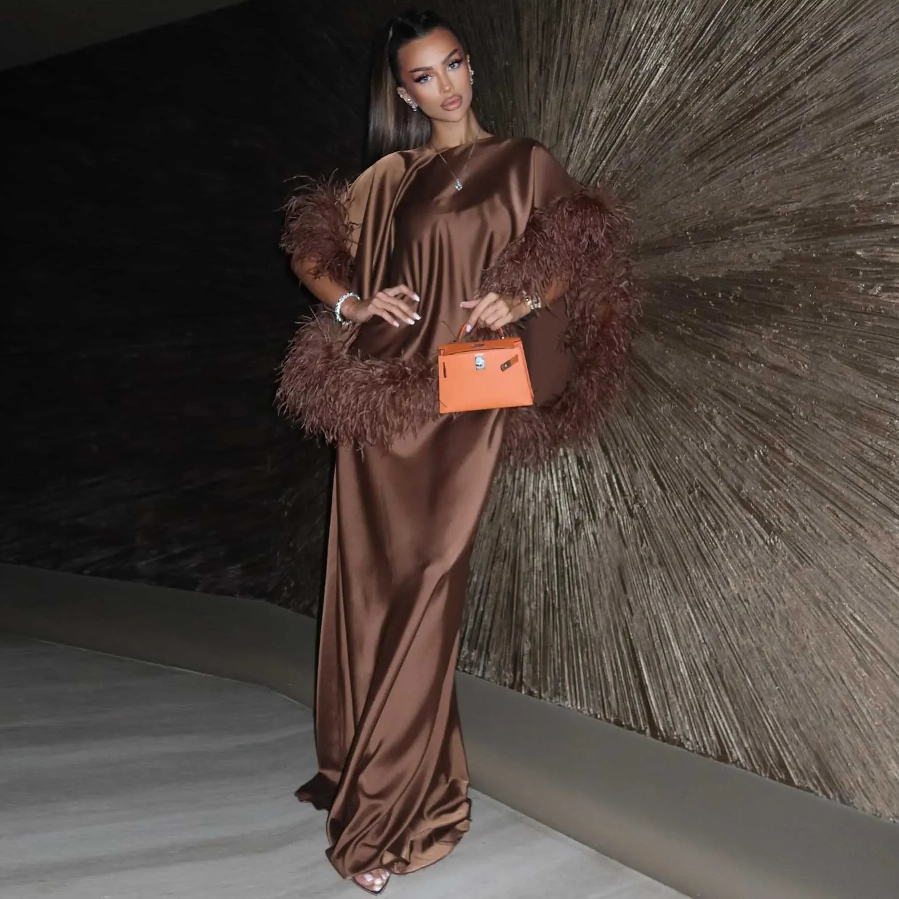 Dubai Brown 2 Pieces Women Formal Dresses Cloak Shawl Feathers Prom Gowns Smoothy Long Maxi Dresses Gorgeous Custom Made
Dubai Brown 2 Pieces Women Formal Dresses Cloak Shawl Feathers Prom Gowns Smoothy Long Maxi Dresses Gorgeous Custom Made