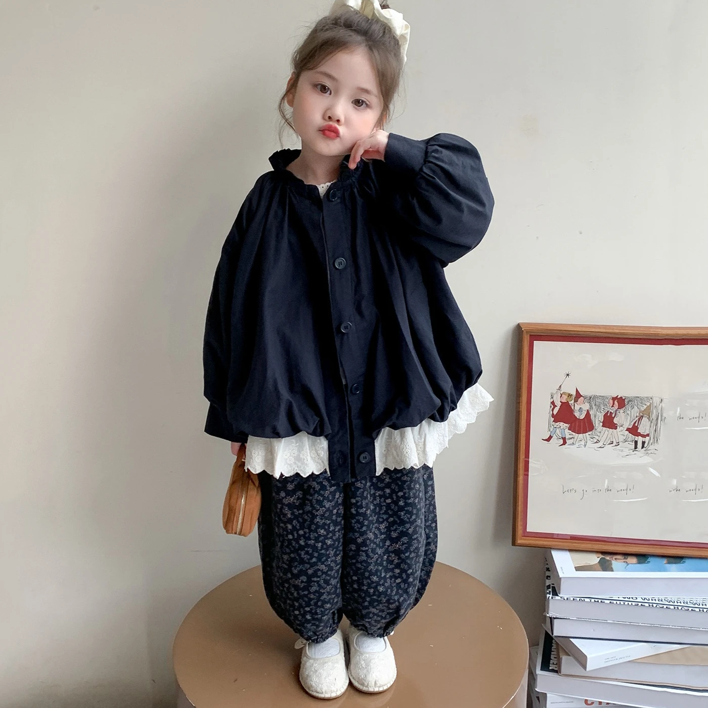 Girls Suit 2025 Autumn New Children's Clothing Girl Baby Fashionable Lace Coat Broken Flower Pants Two Sets Casual Simple Daily
Girls Suit 2025 Autumn New Children's Clothing Girl Baby Fashionable Lace Coat Broken Flower Pants Two Sets Casual Simple Daily