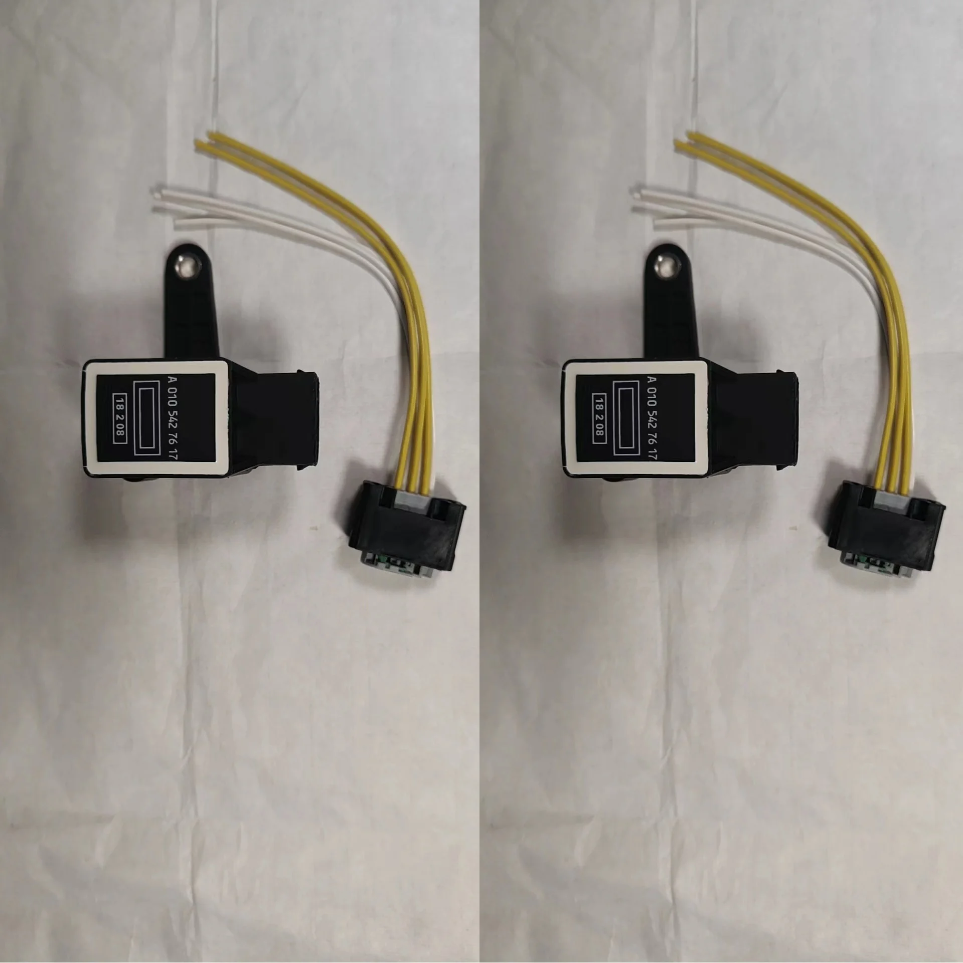Suspension Level Sensor+Connector for Mercedes Benz W220 W211 S211 W639 W211 C219 OE # A0105427617, 0105427617, A010 542 7617
Suspension Level Sensor+Connector for Mercedes Benz W220 W211 S211 W639 W211 C219 OE # A0105427617, 0105427617, A010 542 7617