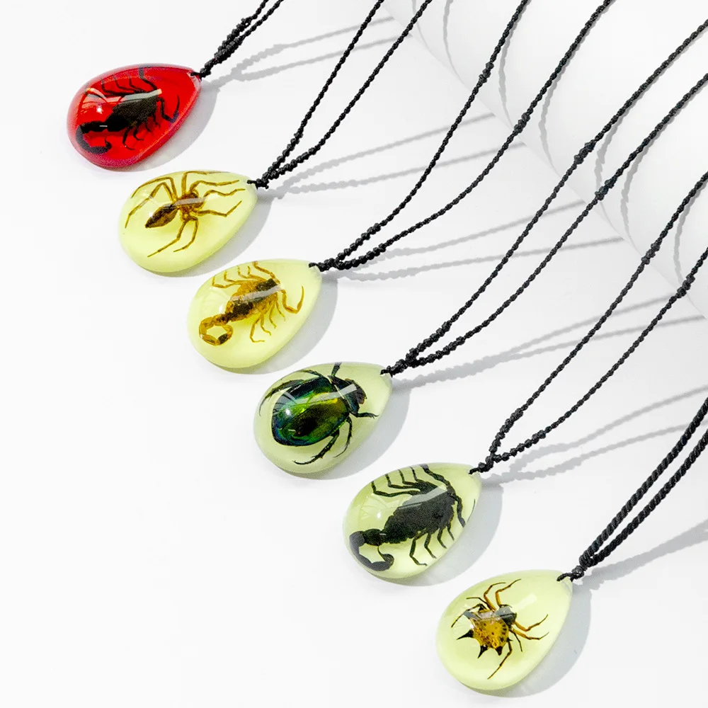 Crystal resin drop glue embedding natural insect unique water droplet pendant woven rope pendant gift
Crystal resin drop glue embedding natural insect unique water droplet pendant woven rope pendant gift