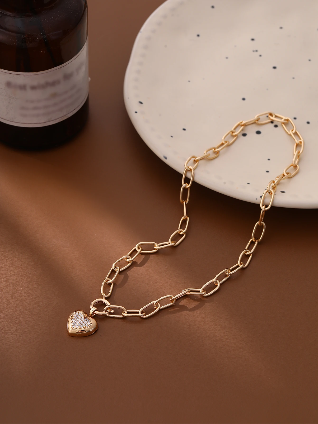 Cross Chain Directional Buckle Heart Zircon Pendant Concert Party Vacation Shopping Fashion Versatile Elegant Ins Style Necklace
Cross Chain Directional Buckle Heart Zircon Pendant Concert Party Vacation Shopping Fashion Versatile Elegant Ins Style Necklace