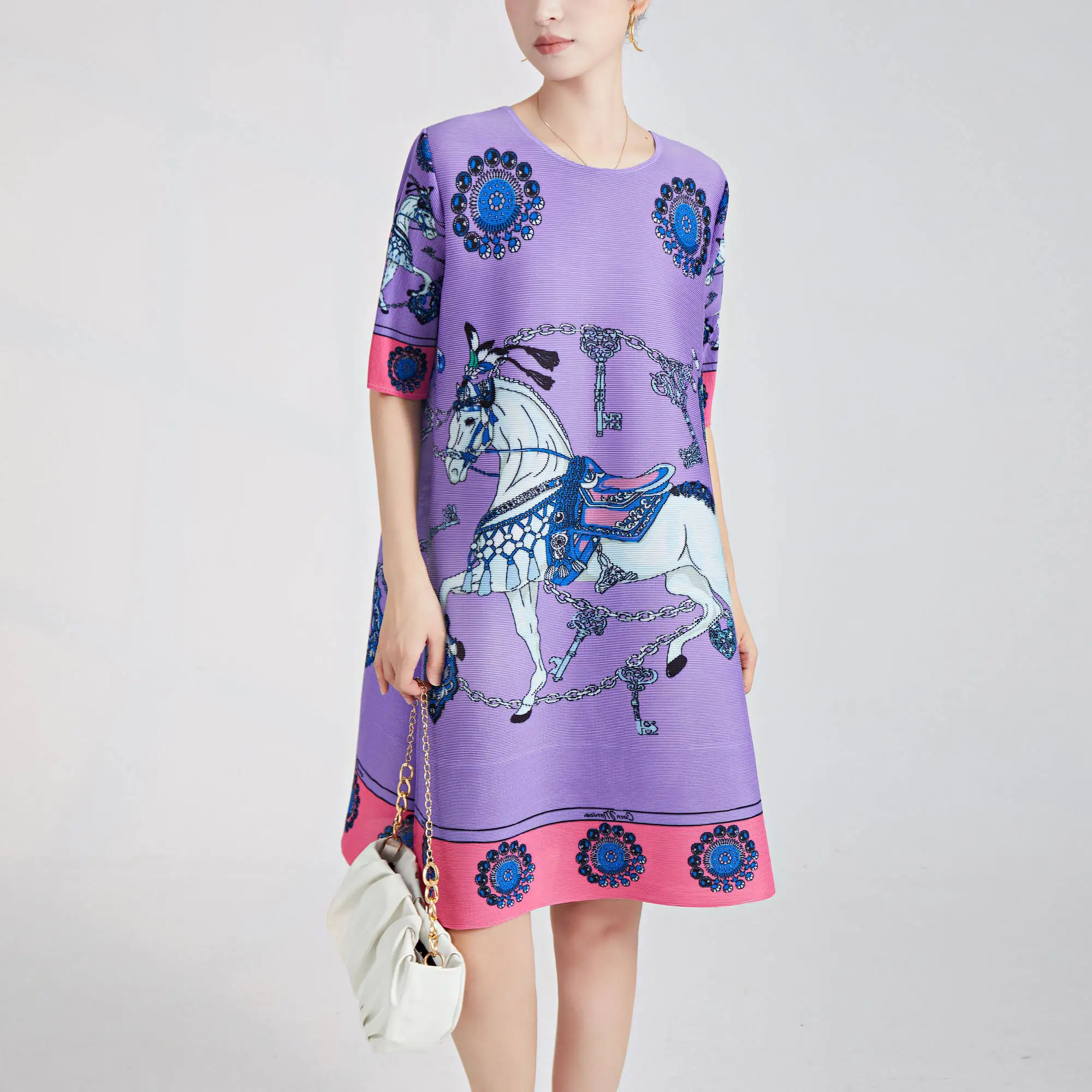 2025 Miyake Women's Summer Casual Stretch Print Pleated Dress Loose Large Size Woven Fabric Style
2025 Miyake Women's Summer Casual Stretch Print Pleated Dress Loose Large Size Woven Fabric Style