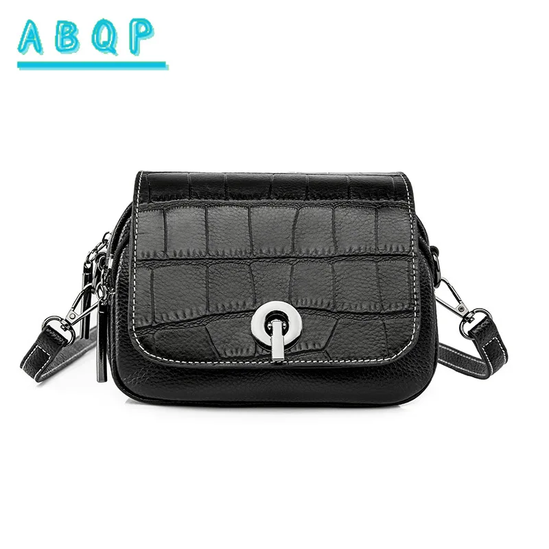 Women's Leather Crossbody Bag Elegant Minimalist Purse Zipper Closure for Work Travel Luxury Handbag Multicompartment Design
Women's Leather Crossbody Bag Elegant Minimalist Purse Zipper Closure for Work Travel Luxury Handbag Multicompartment Design