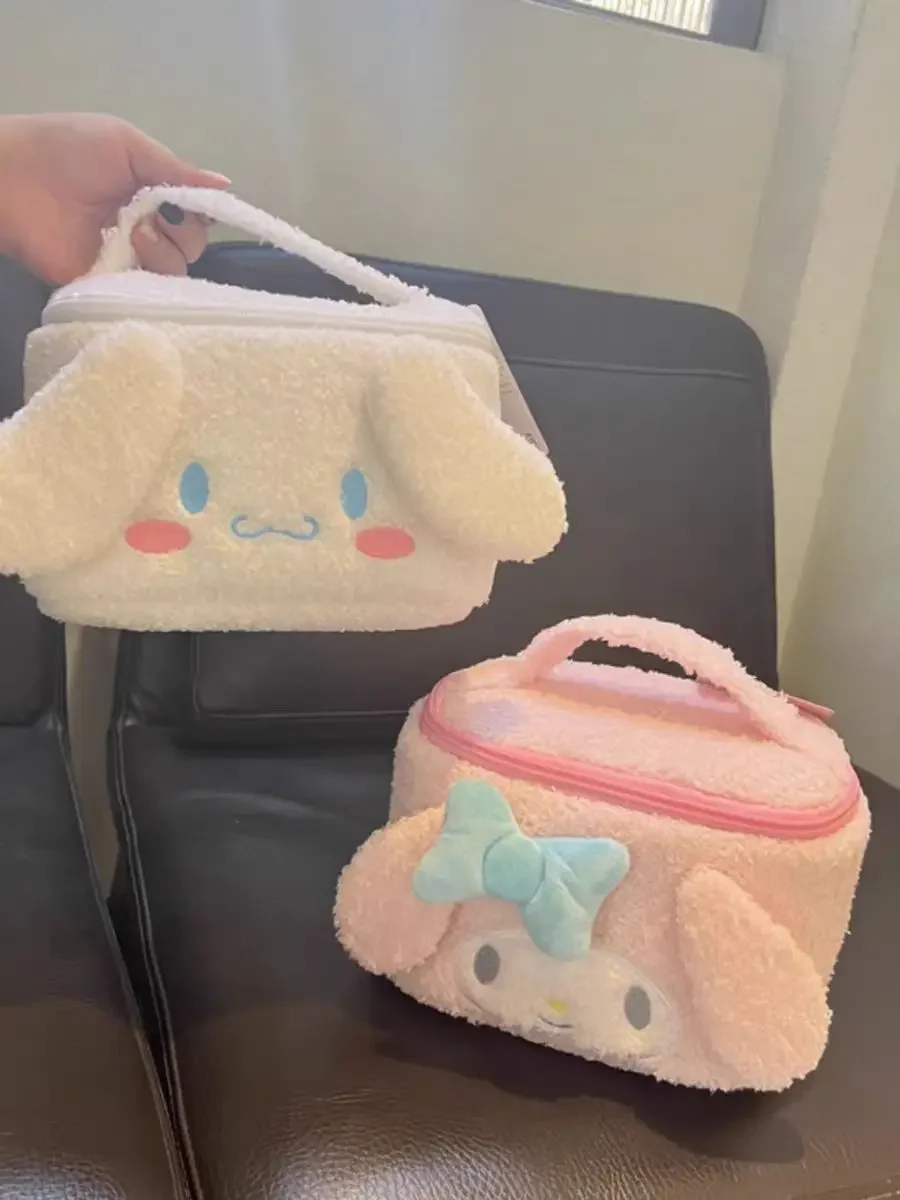 Вместительная портативная косметичка Sanrio, косметичка для женщин, органайзер для туалетных принадлежностей, водонепроницаемая дорожная сумка для хранения косметики
Вместительная портативная косметичка Sanrio, косметичка для женщин, органайзер для туалетных принадлежностей, водонепроницаемая дорожная сумка для хранения косметики
