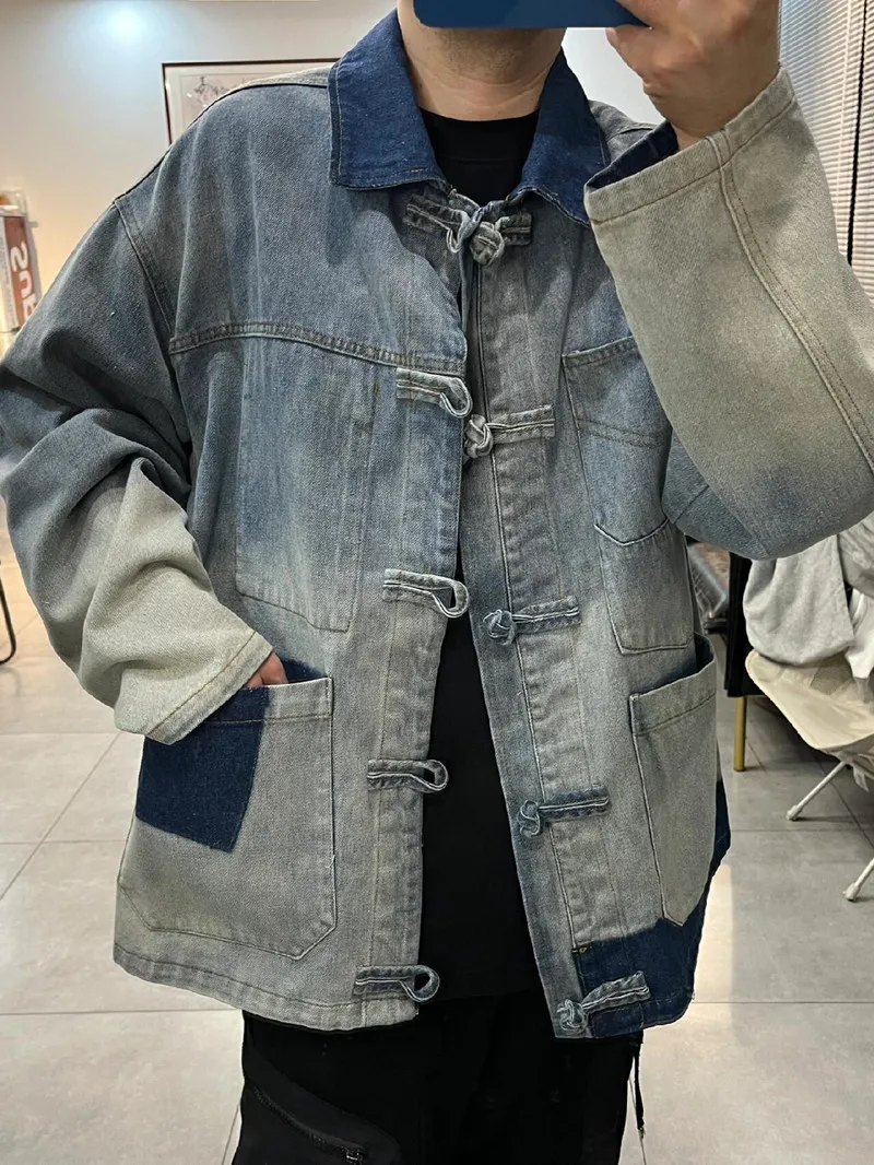 Loose Fit Men's Denim Jaet Autumn New Sle Chinese National Sle Button Design Vintage Waed Patchwork Trendy Top
Loose Fit Men's Denim Jaet Autumn New Sle Chinese National Sle Button Design Vintage Waed Patchwork Trendy Top