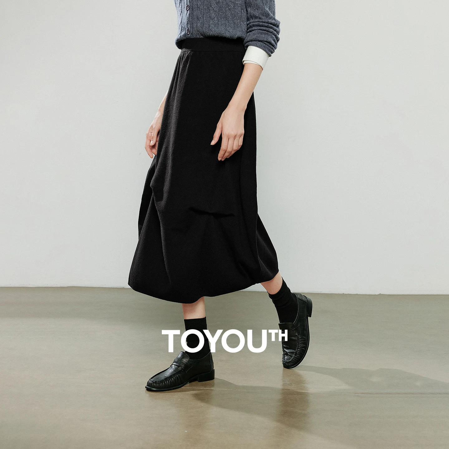 TOYOUTH женские юбки-миди, новинка зимы 2021, мягкая трикотажная черная 3D плиссированная расклешенная юбка с эластичной резинкой на талии
TOYOUTH женские юбки-миди, новинка зимы 2021, мягкая трикотажная черная 3D плиссированная расклешенная юбка с эластичной резинкой на талии