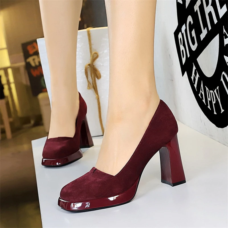 Retro Senior Sense Square Head Suede Women's Shoes Waterproof Platform Thick Heel Super High Heel Shoes Plain Simple High Heels
Retro Senior Sense Square Head Suede Women's Shoes Waterproof Platform Thick Heel Super High Heel Shoes Plain Simple High Heels
