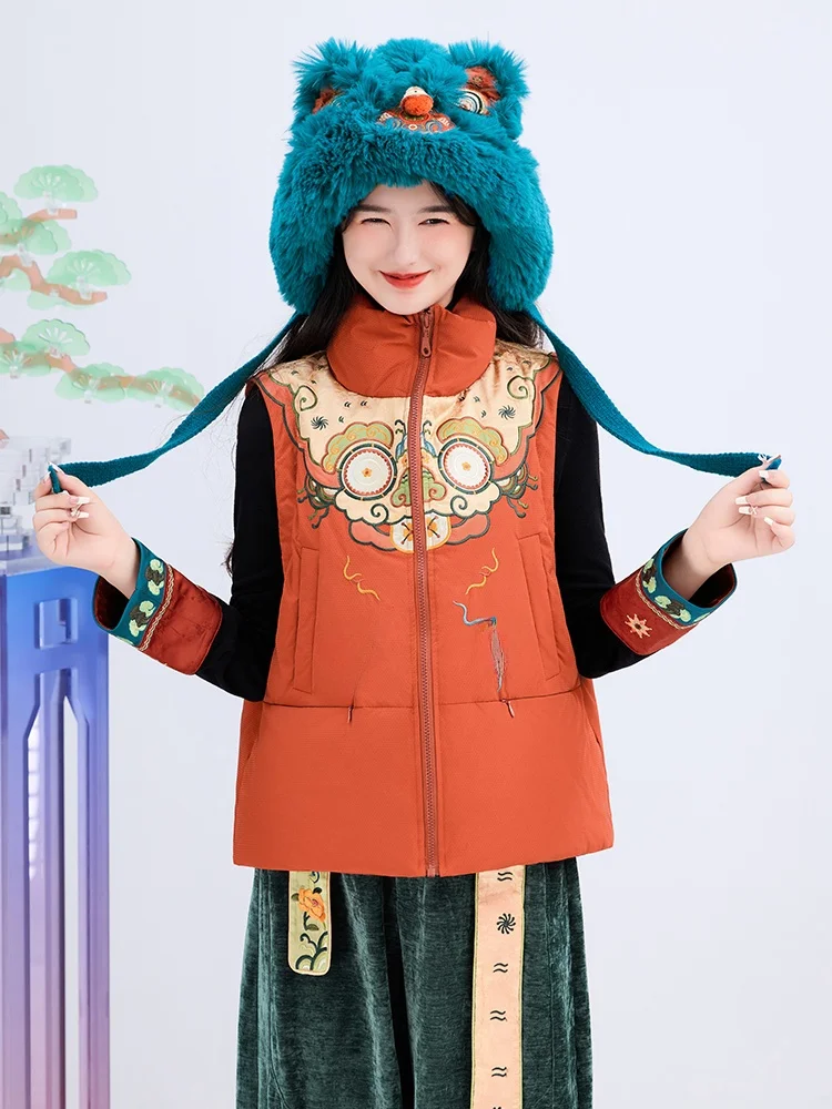 Original Solo Heavy Embroidery Stand Collar down Vest Faionable Retro Sle ort Length No Sve Women's Jaet
Original Solo Heavy Embroidery Stand Collar down Vest Faionable Retro Sle ort Length No Sve Women's Jaet