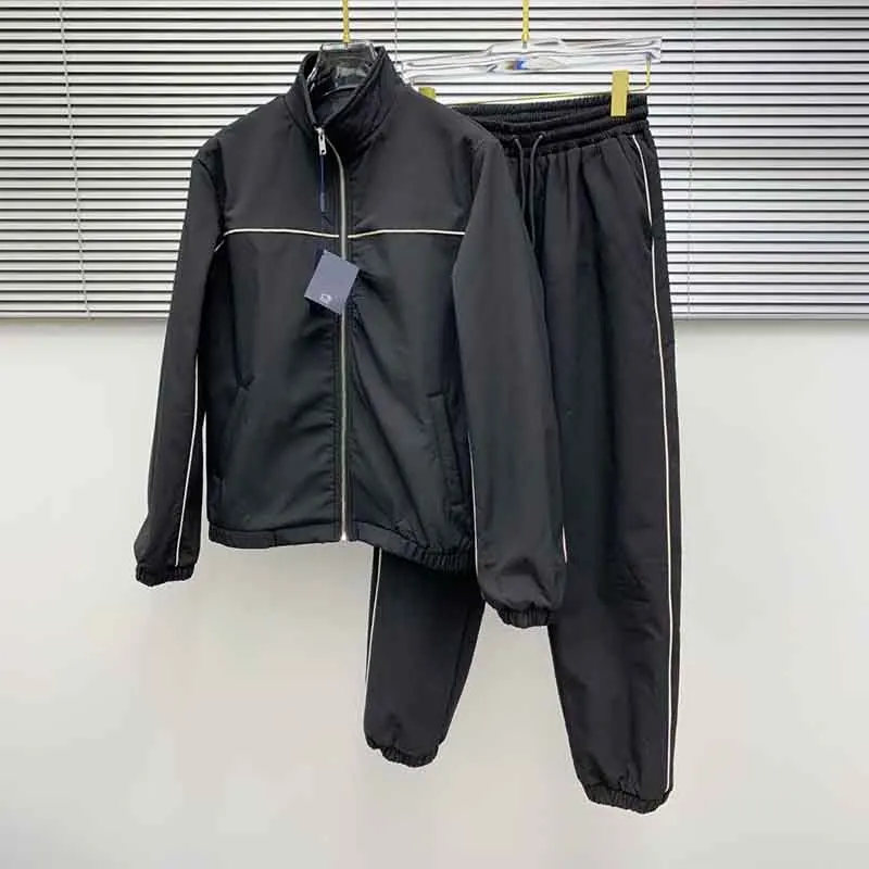 2024 European men's new light luxury high-end cotton casual sportswear suit men's fashion two-piece suit
2024 European men's new light luxury high-end cotton casual sportswear suit men's fashion two-piece suit