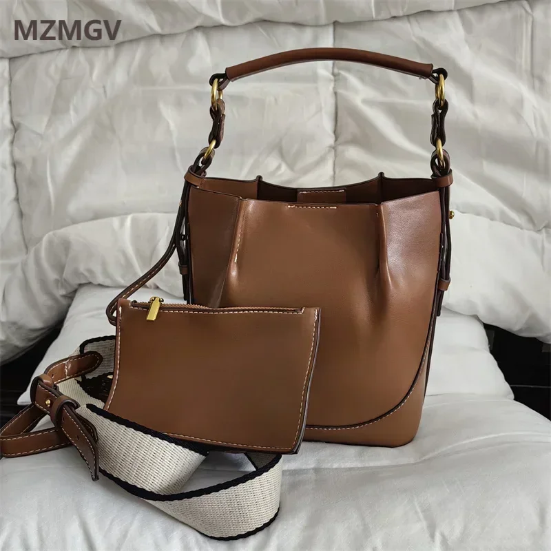 Brand Design Large Capacity Bucket Shoulder Bag with Wide Shoulder Strap Luxury Design Female Crossbody Bag PU Leather Handbag
Brand Design Large Capacity Bucket Shoulder Bag with Wide Shoulder Strap Luxury Design Female Crossbody Bag PU Leather Handbag