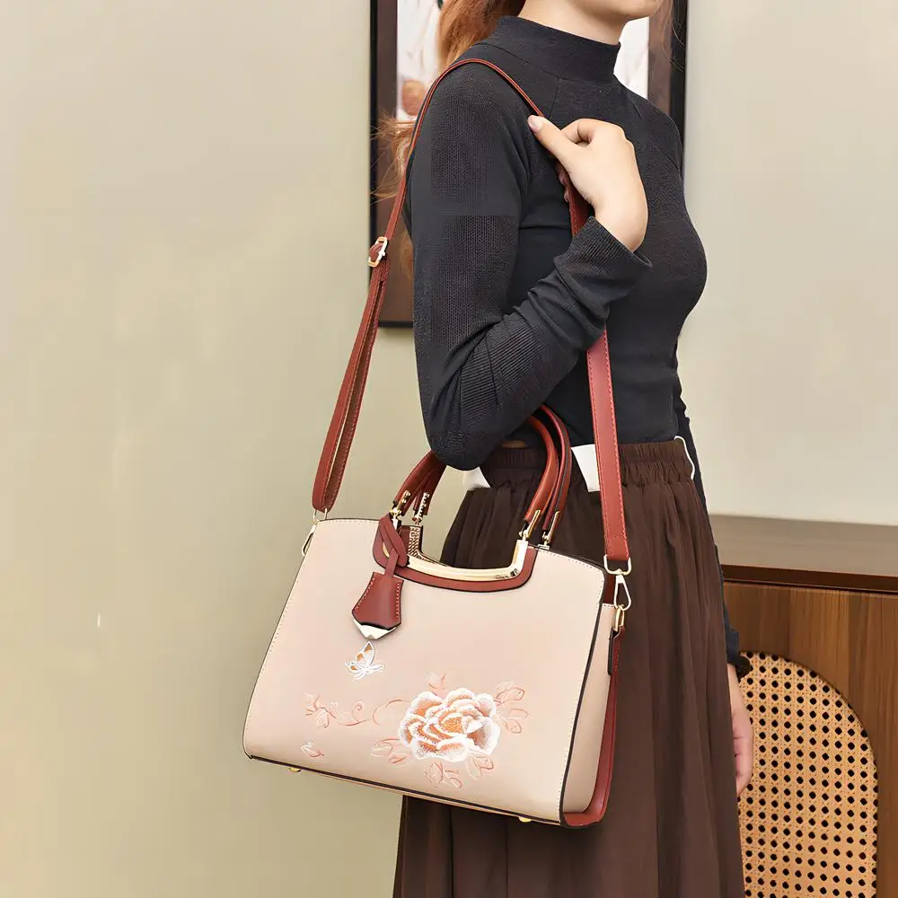 Embroidered National Style Women Handbag Soft PU Leather Trendy Crossbody Bag Large Capacity Outgoing Party Single Shoulder Bag
Embroidered National Style Women Handbag Soft PU Leather Trendy Crossbody Bag Large Capacity Outgoing Party Single Shoulder Bag
