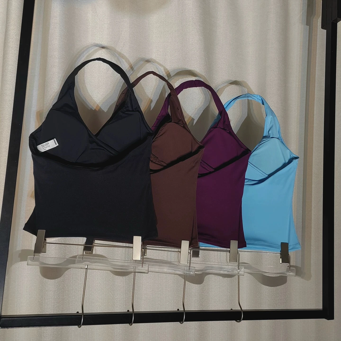 Sexy V-Neck Halter Yoga Tank Top with Built-In Padded Bra, Women’s Sleeveless Quick-Dry Sheer-Look Sports Fitness Outerwear
Sexy V-Neck Halter Yoga Tank Top with Built-In Padded Bra, Women’s Sleeveless Quick-Dry Sheer-Look Sports Fitness Outerwear