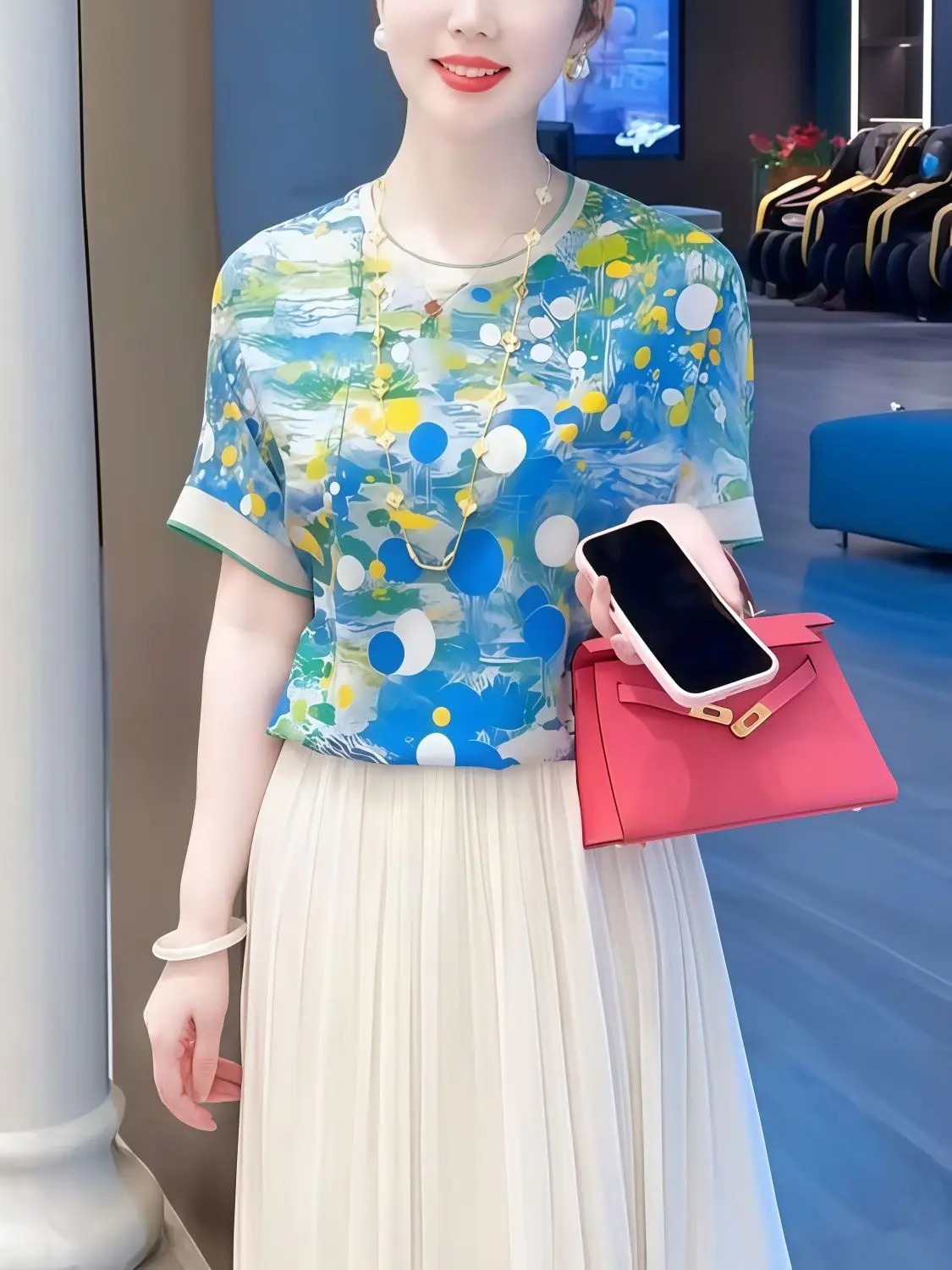 New Summer Women 2025 Round Neck Short-sleeved Chiffon Shirt Fashionable and Versatile Slim Top 
New Summer Women 2025 Round Neck Short-sleeved Chiffon Shirt Fashionable and Versatile Slim Top