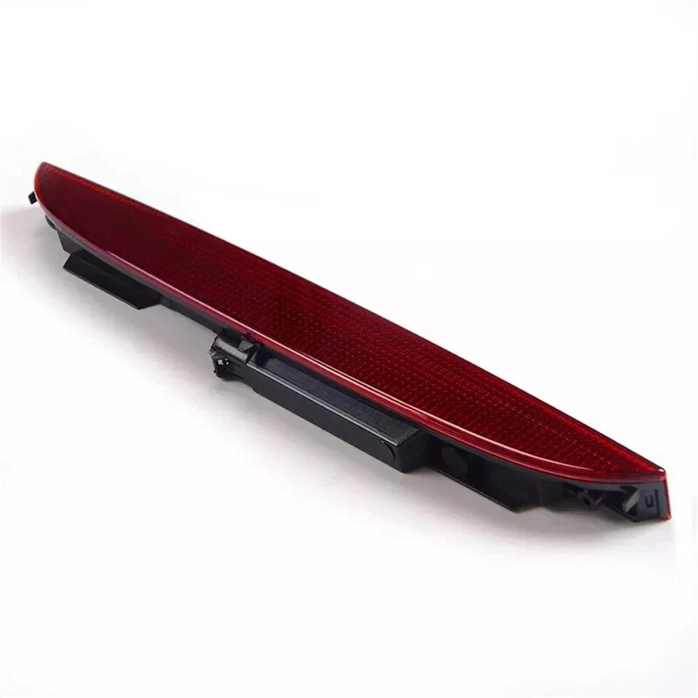 Red Lens LED Third Brake Light for Renault For Clio II 1998 2005 and For Clio Mk III 2005 2012 with OEM 7700410753
Red Lens LED Third Brake Light for Renault For Clio II 1998 2005 and For Clio Mk III 2005 2012 with OEM 7700410753