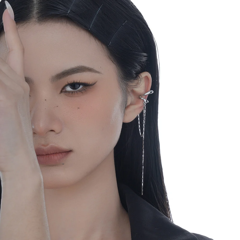 Luxury brand genuine real jewels E5141 Korean version minimalist S925 sterling silver double-layer hollowed-out geometric ear cl
Luxury brand genuine real jewels E5141 Korean version minimalist S925 sterling silver double-layer hollowed-out geometric ear cl