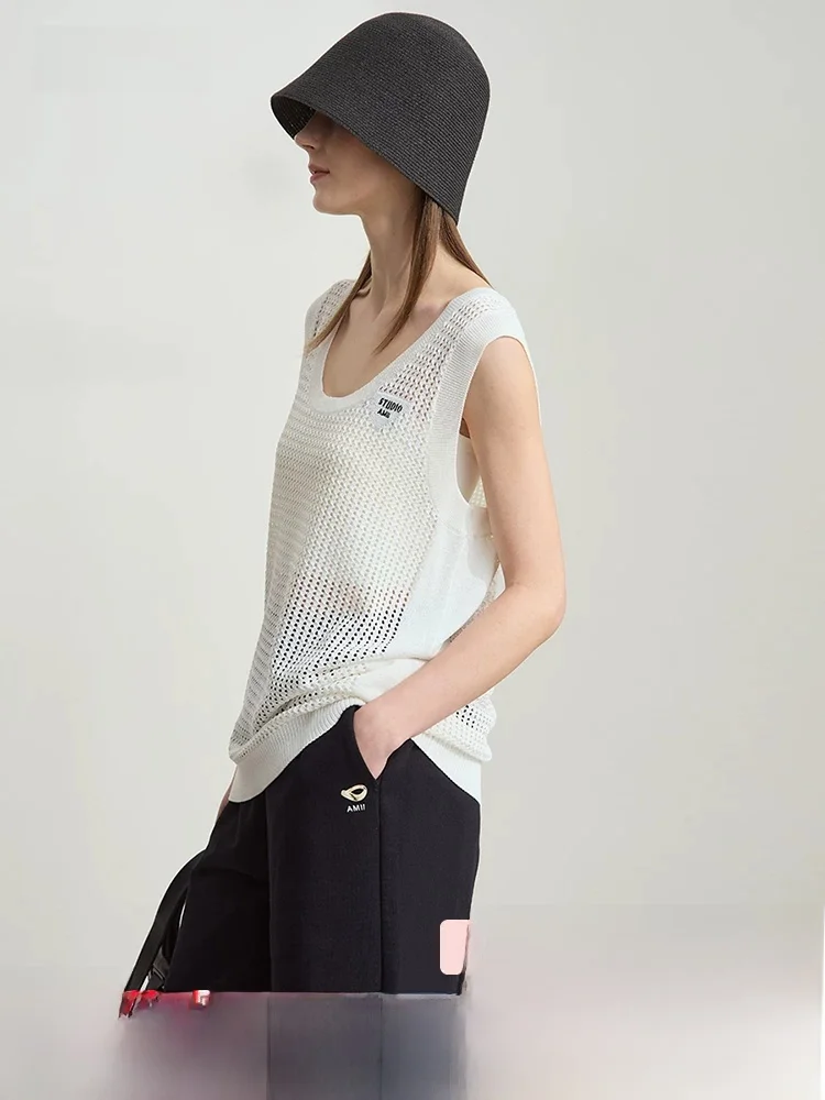 Minimalist Hollow out Letter Embroidery Thin Knitted round Neck Sleeveless Sweater Summer New Arrival Women's Fashion Top
Minimalist Hollow out Letter Embroidery Thin Knitted round Neck Sleeveless Sweater Summer New Arrival Women's Fashion Top