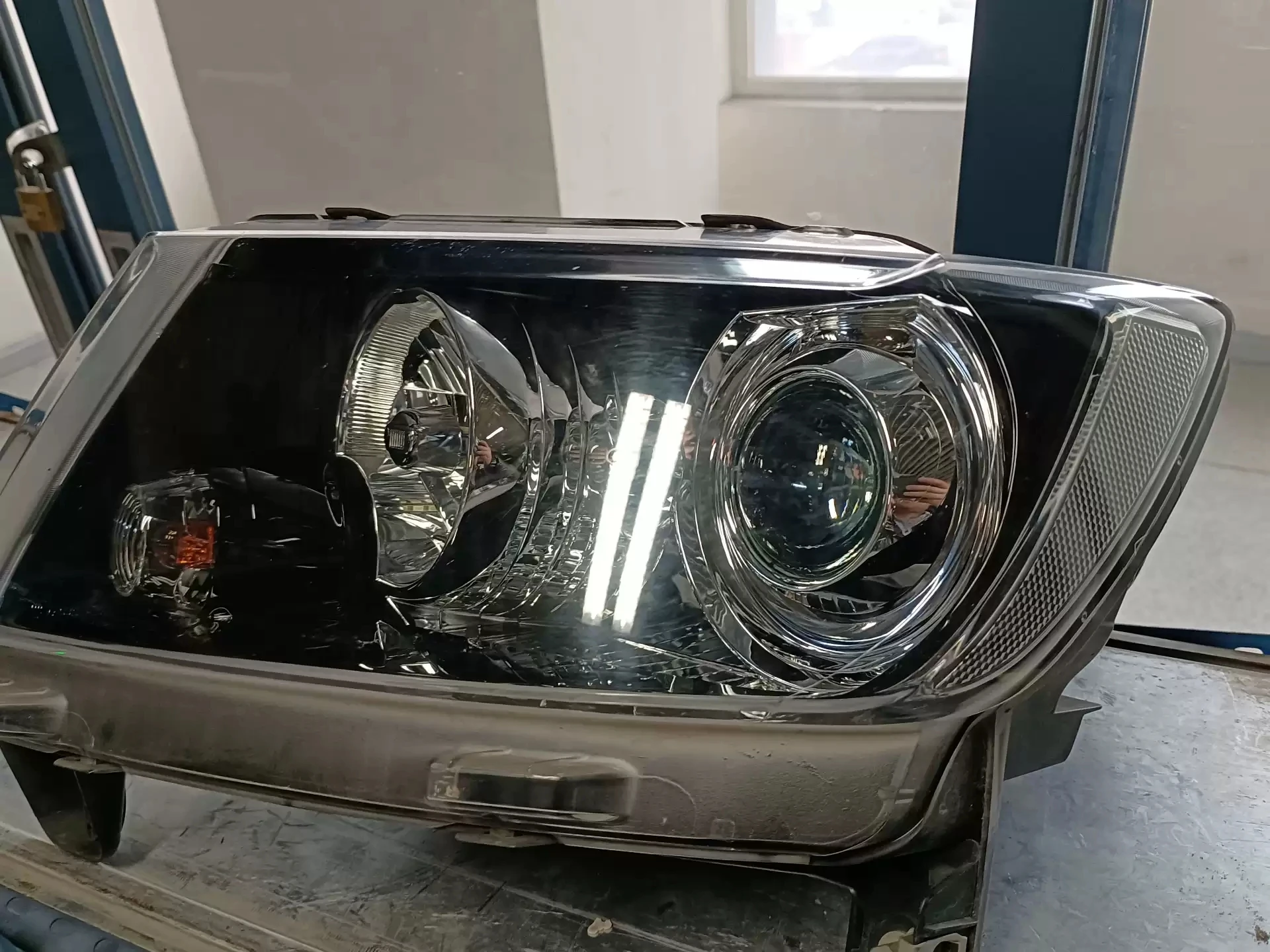 Car Headlight assembly For Jeep compass 2011-16 left DRL daytime running light turn signal headlamp
Car Headlight assembly For Jeep compass 2011-16 left DRL daytime running light turn signal headlamp