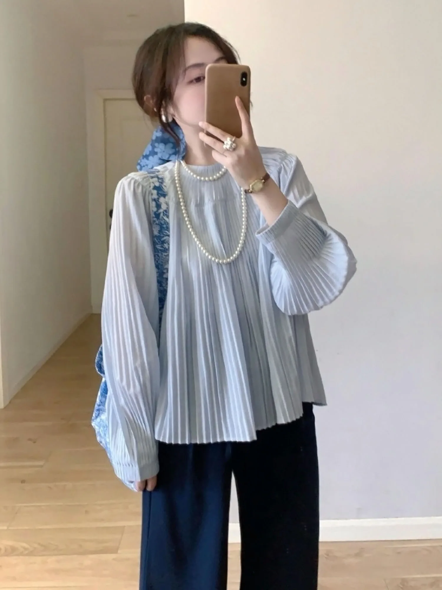 Light Blue Accordion Pleated round Neck Long Sleeve Shirt Design Sensation Top Autumn Season Women's Fashion Casual Wear
Light Blue Accordion Pleated round Neck Long Sleeve Shirt Design Sensation Top Autumn Season Women's Fashion Casual Wear