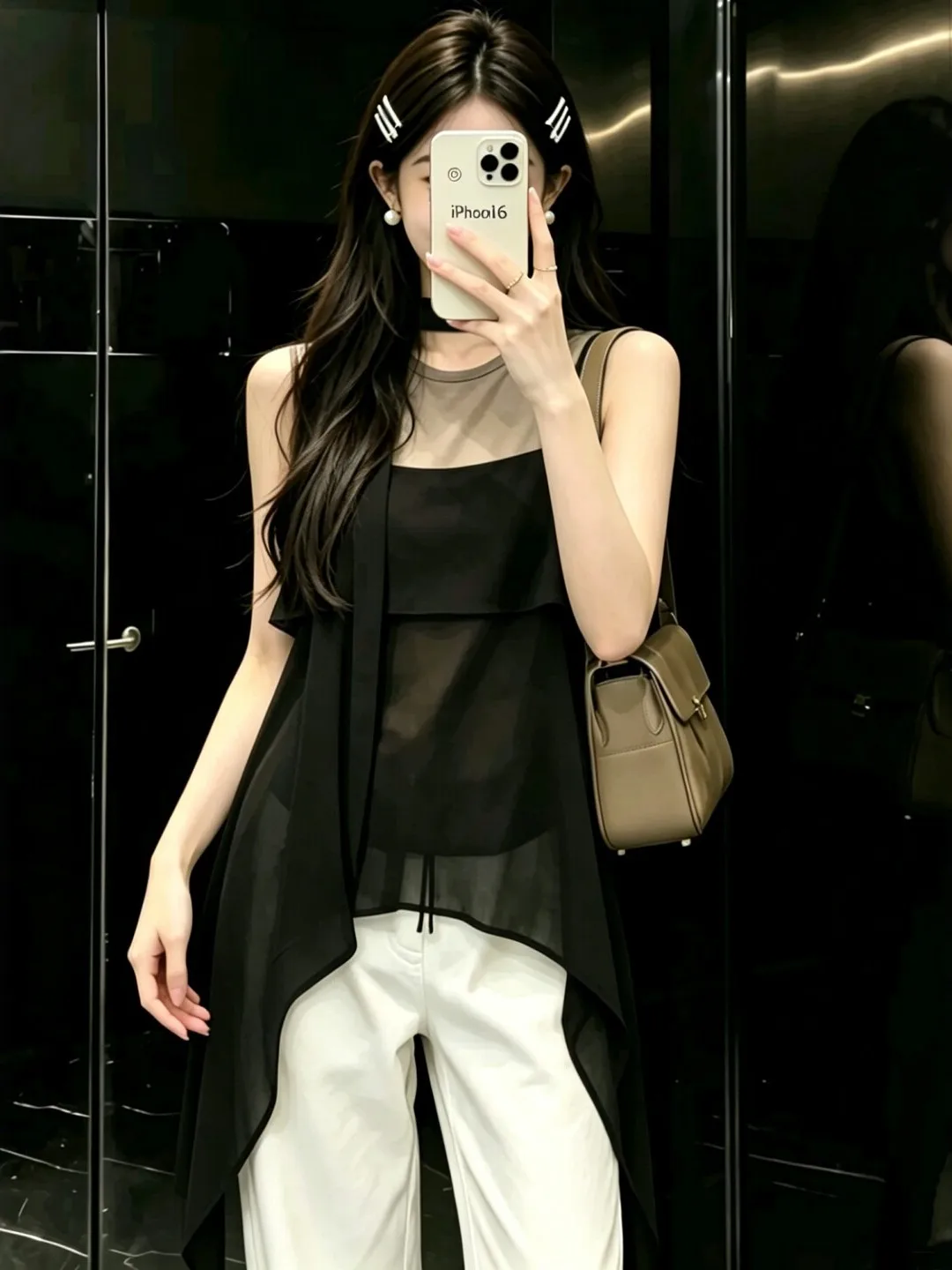 Chic Off-Shoulder Lace Trim Sleeveless Vest Set Women's Summer New Korean Style Irregular Design Top Breathable Casual Outfit
Chic Off-Shoulder Lace Trim Sleeveless Vest Set Women's Summer New Korean Style Irregular Design Top Breathable Casual Outfit