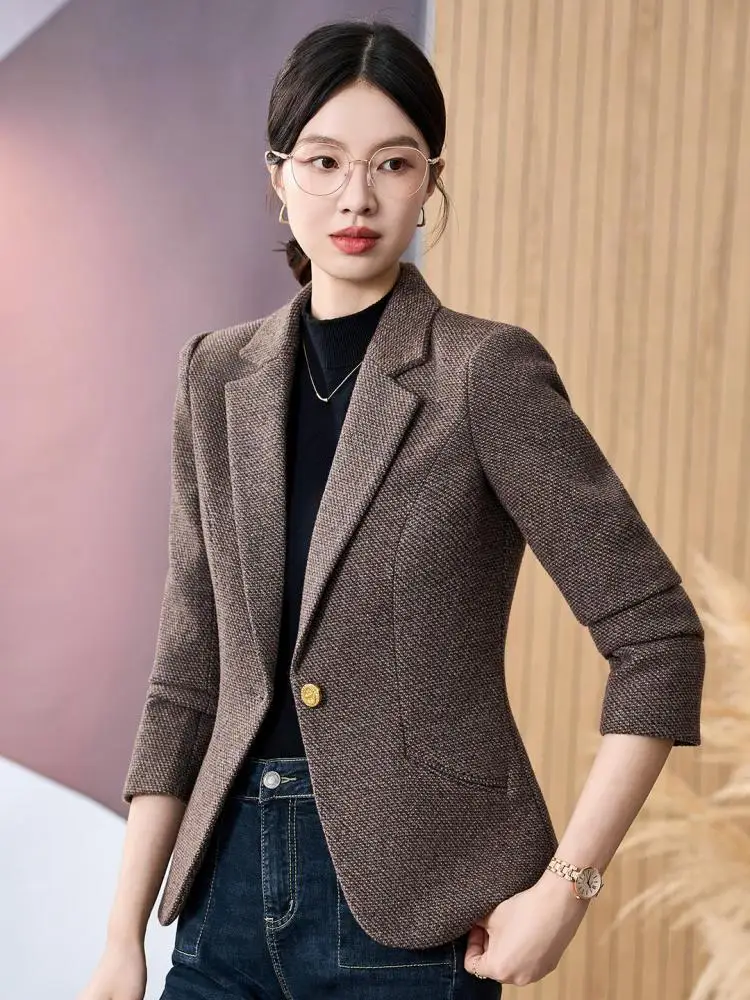 Korean Fashion Women Grey Elegant Blazer Coat Autumn Winter Brown Single Button Long Sleeve Holiday Short Jacket Simple Popular
Korean Fashion Women Grey Elegant Blazer Coat Autumn Winter Brown Single Button Long Sleeve Holiday Short Jacket Simple Popular