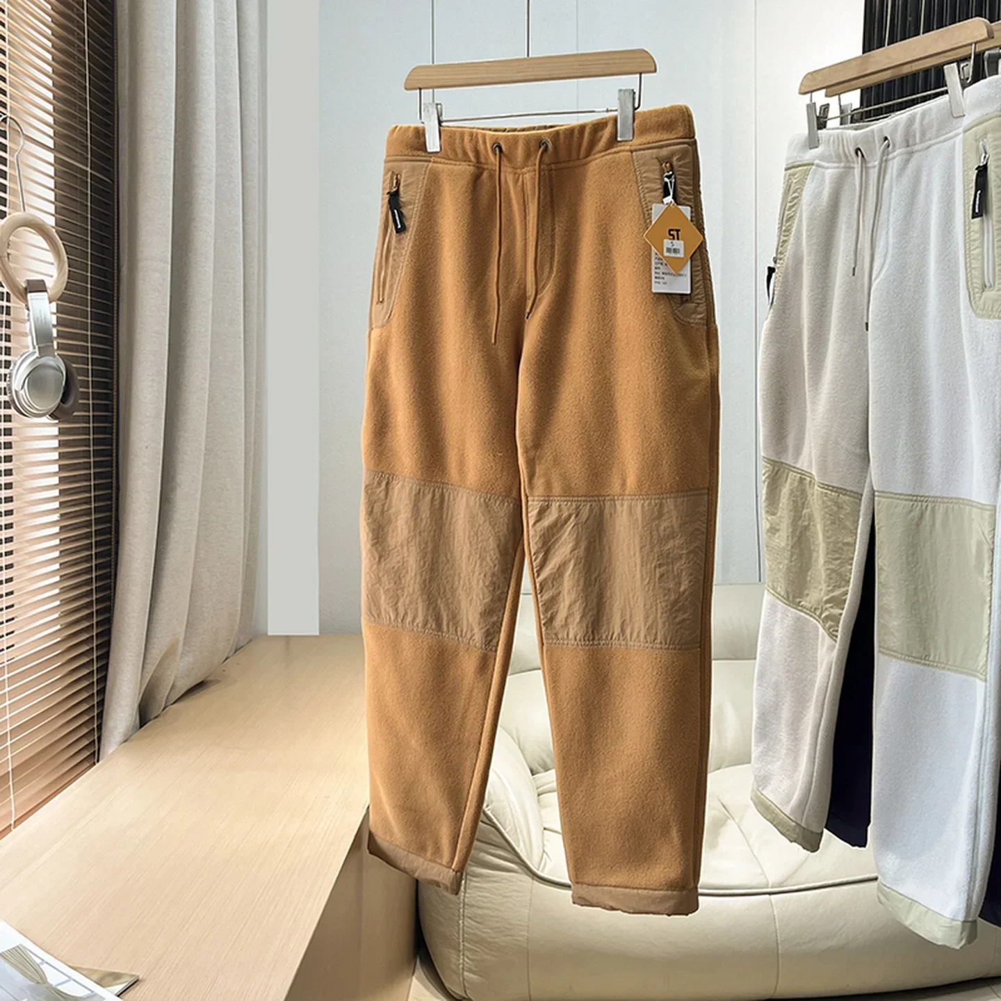 New Men and Women Outdoor Mountain Style Fleece Warm Splice Color Loose Straight Leg Casual Sweatpants Autumn Winter
New Men and Women Outdoor Mountain Style Fleece Warm Splice Color Loose Straight Leg Casual Sweatpants Autumn Winter