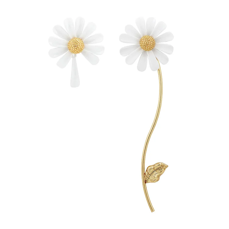Small daisy asymmetrical stud earrings women's flower earrings 925 Tremella needles women's fashion European American earrings
Small daisy asymmetrical stud earrings women's flower earrings 925 Tremella needles women's fashion European American earrings