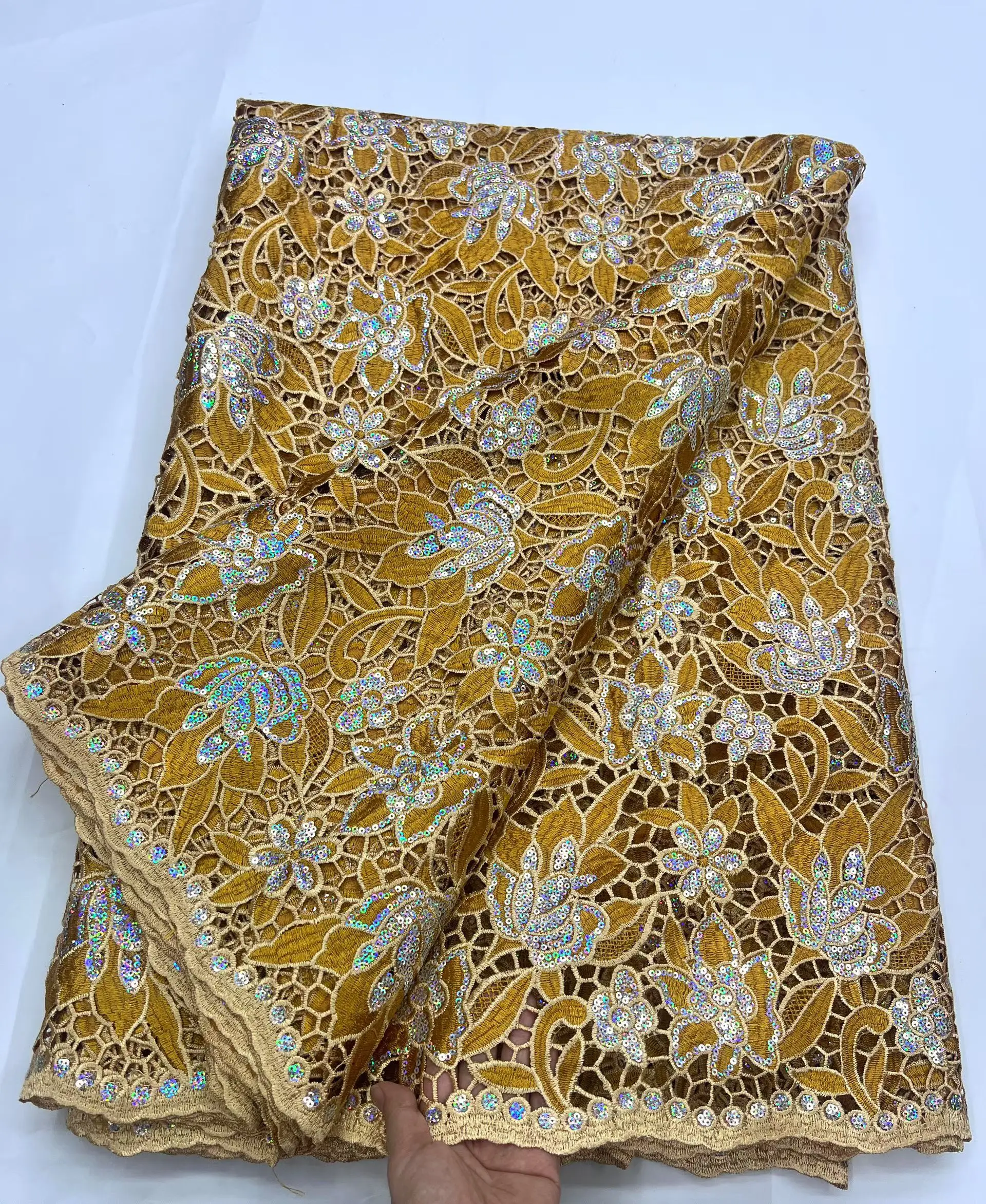 New Design Gold Water Soluble Lace Fabric 2025 High Quality Sequins African Nigerian Guipure Cord Lace Fabric For Party KHD25180
New Design Gold Water Soluble Lace Fabric 2025 High Quality Sequins African Nigerian Guipure Cord Lace Fabric For Party KHD25180
