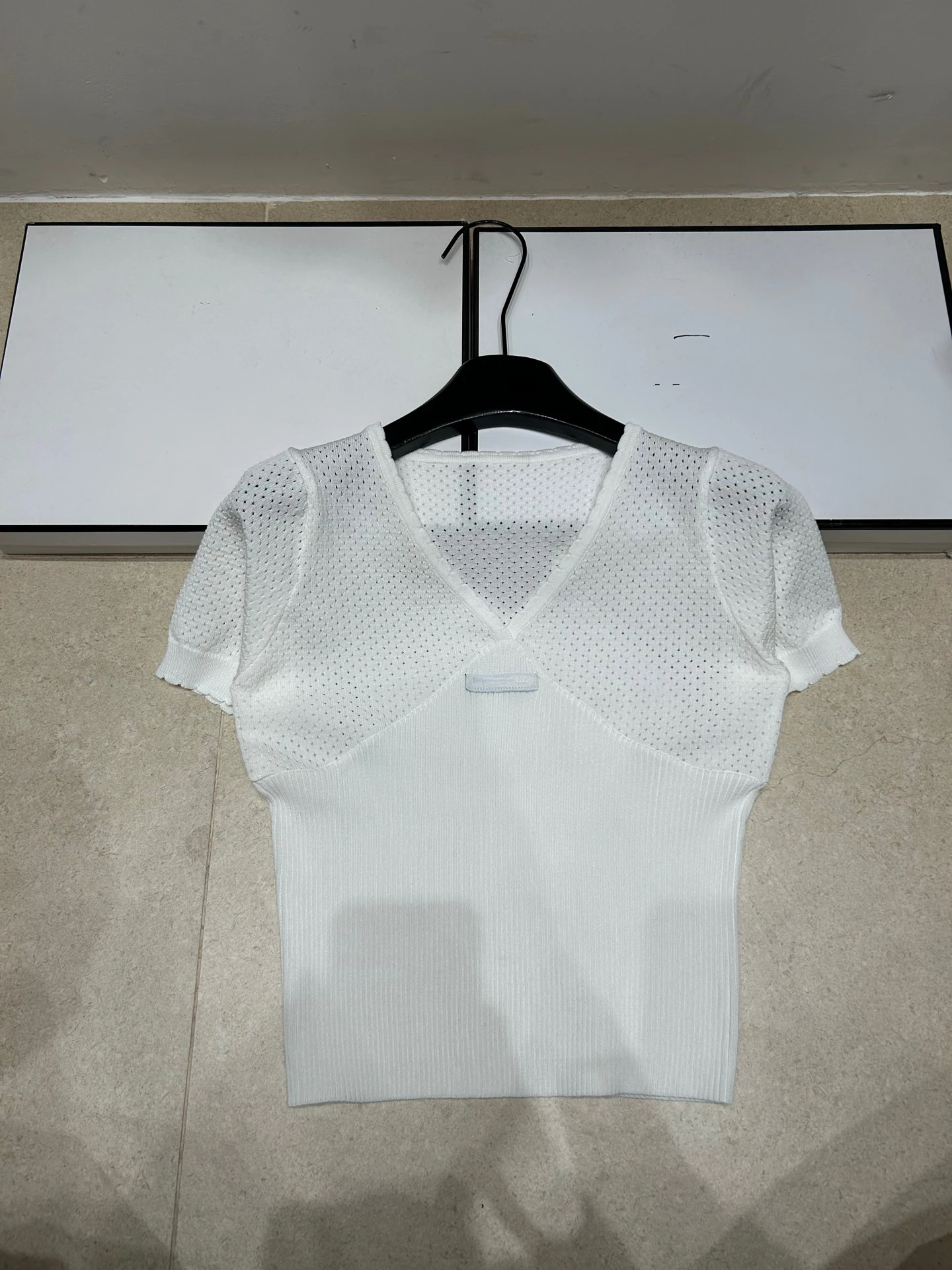 VIBE Summer New Gentle Style Women's Knitted Short Sleeve V-Neck Hollow out Top Slimming Versatile Commute Friendly
VIBE Summer New Gentle Style Women's Knitted Short Sleeve V-Neck Hollow out Top Slimming Versatile Commute Friendly