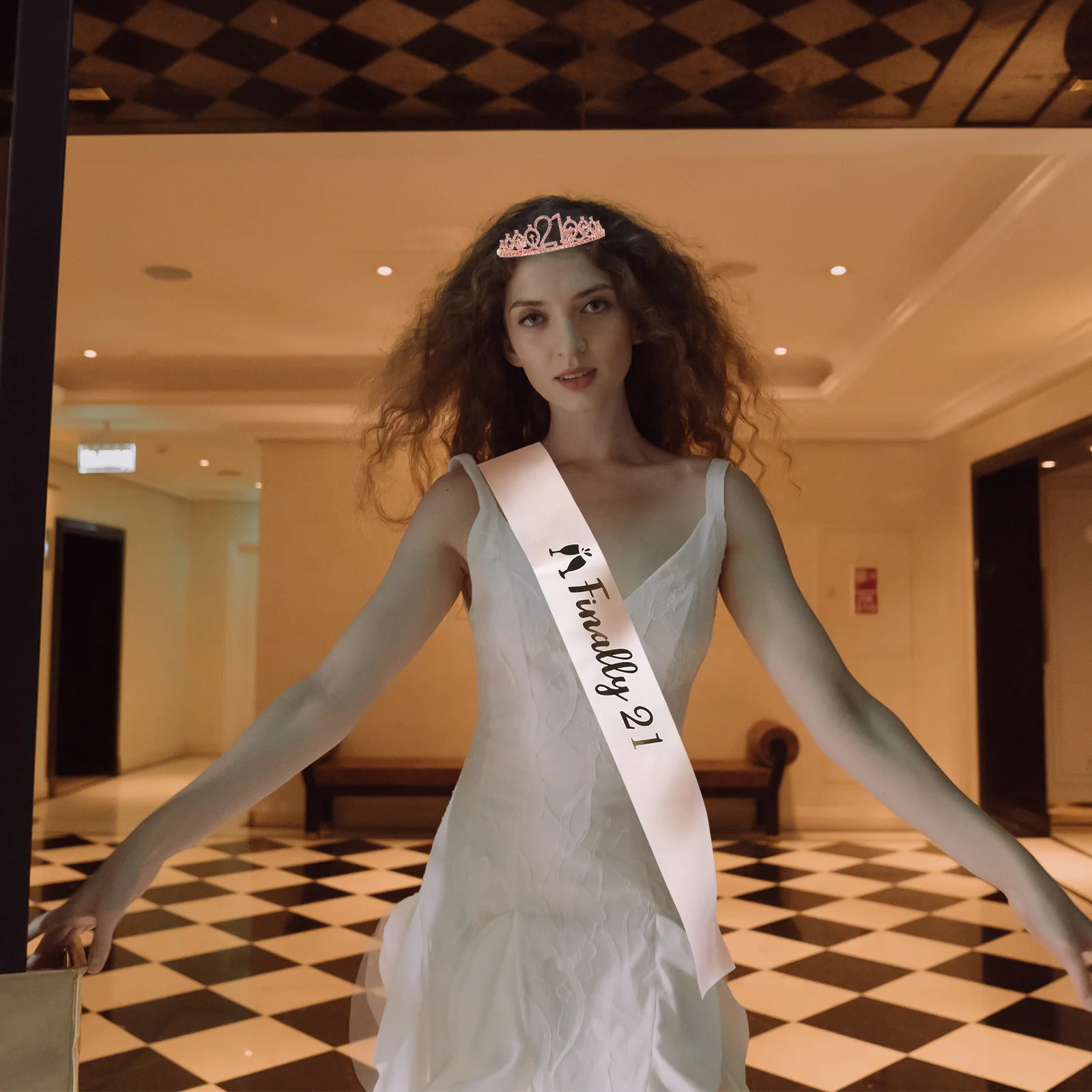 1Set Crystal Crown Hairband Tear Resistant Birthday Sash Decorative Party Waistband Fashionable Tiara Set Ornament
1Set Crystal Crown Hairband Tear Resistant Birthday Sash Decorative Party Waistband Fashionable Tiara Set Ornament