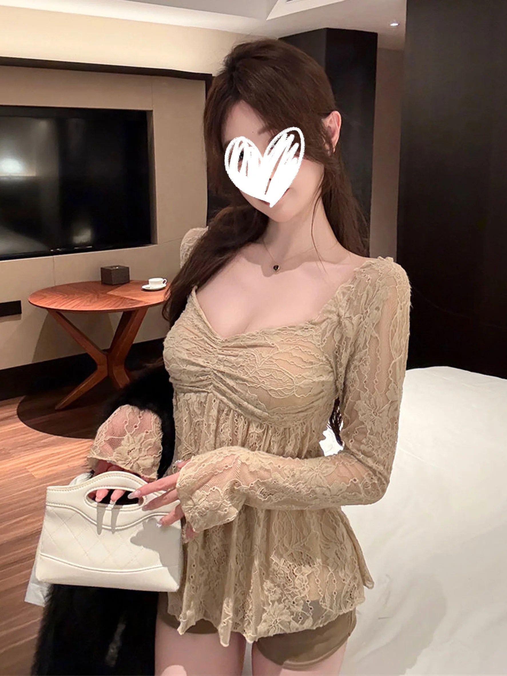 Early Spring New Style Beautiful Long Sleeve Lace Shirt Women's Body Shape Show Pure Desire Bottoming High-End Feeling Spicy ...
Early Spring New Style Beautiful Long Sleeve Lace Shirt Women's Body Shape Show Pure Desire Bottoming High-End Feeling Spicy ...