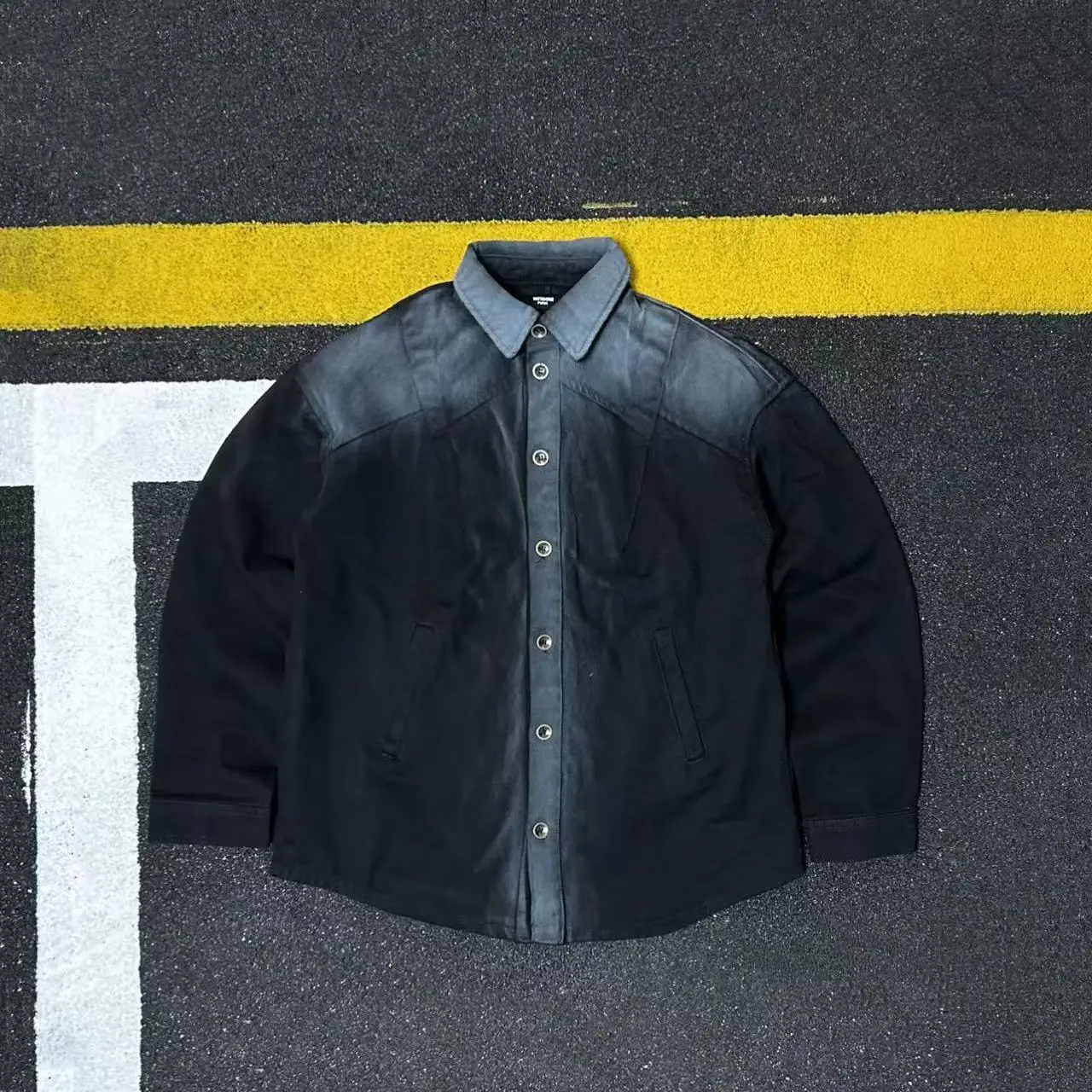 Retro American Cotton Denim irt Men's High-End Worn-look Street Sle Trendy Brand Aalyptic Faion Loose Fit Long Sve
Retro American Cotton Denim irt Men's High-End Worn-look Street Sle Trendy Brand Aalyptic Faion Loose Fit Long Sve