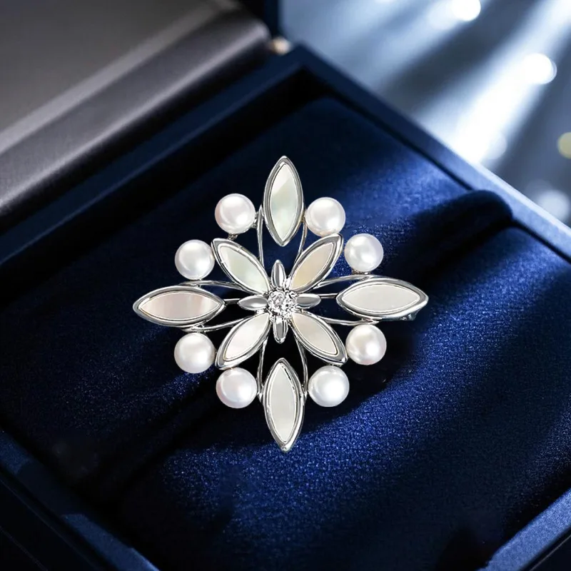 Elegant Shell Petal Brooch Temperament Handmade Natural Freshwater Pearl Rhombus Snowflake Cross Broche for Women Shirt Corsage
Elegant Shell Petal Brooch Temperament Handmade Natural Freshwater Pearl Rhombus Snowflake Cross Broche for Women Shirt Corsage