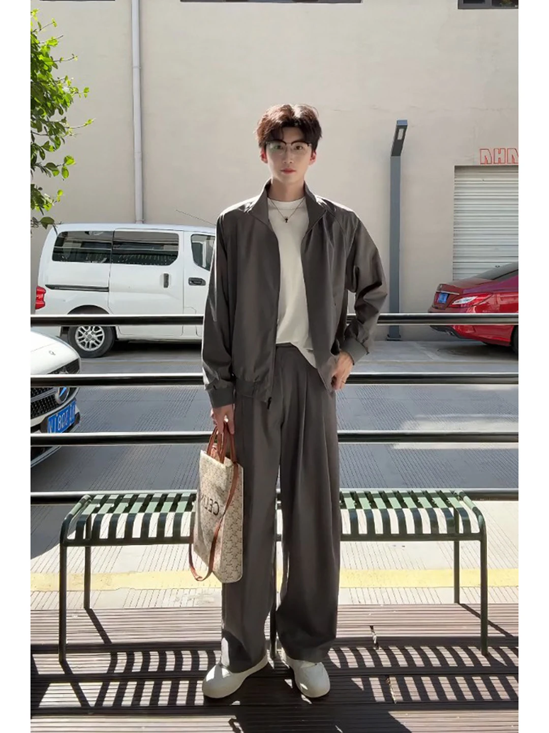 Мужская повседневная куртка Cleanfit в американском стиле, с застежкой-молнией, для весны и осени, с улучшенными функциями, для руководителей
Мужская повседневная куртка Cleanfit в американском стиле, с застежкой-молнией, для весны и осени, с улучшенными функциями, для руководителей