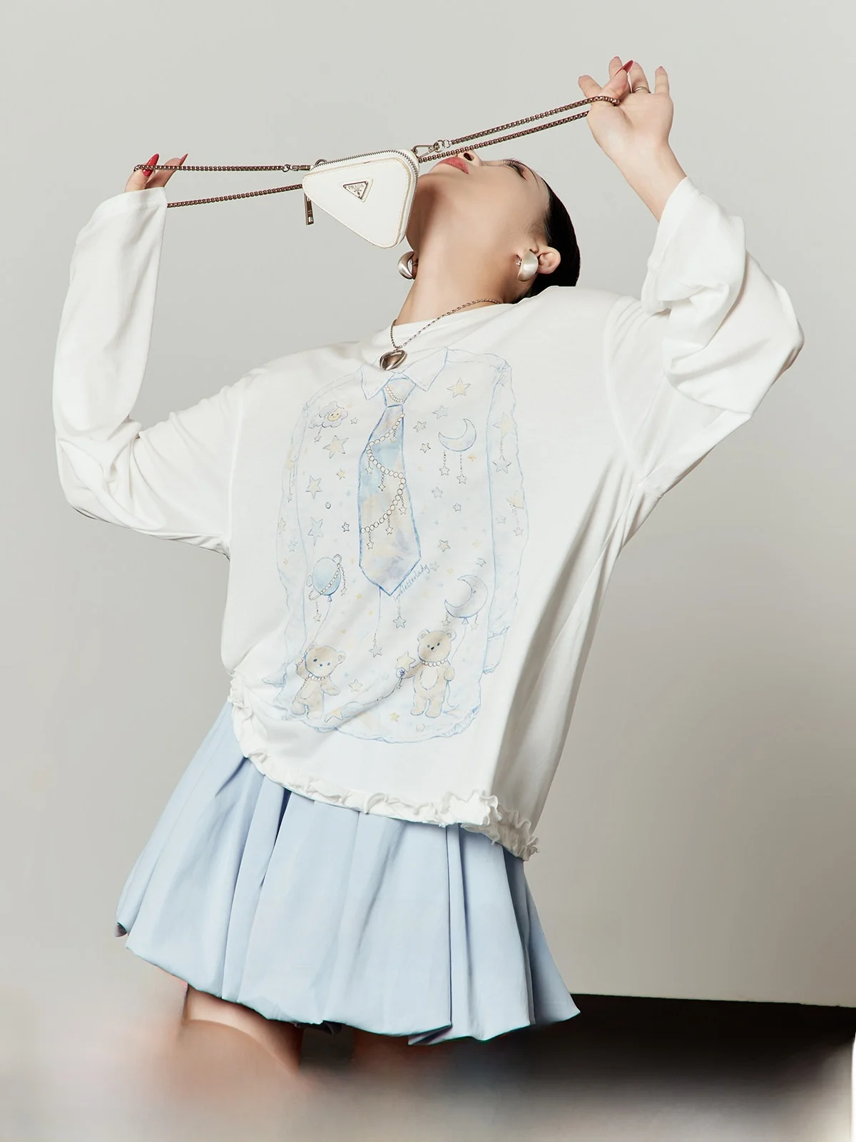 White Long Sleeve T-Shirt Women's Spring Summer New Loose Commute Versatile Slimming Star Bear Collar Top by Zhou Li Wu
White Long Sleeve T-Shirt Women's Spring Summer New Loose Commute Versatile Slimming Star Bear Collar Top by Zhou Li Wu