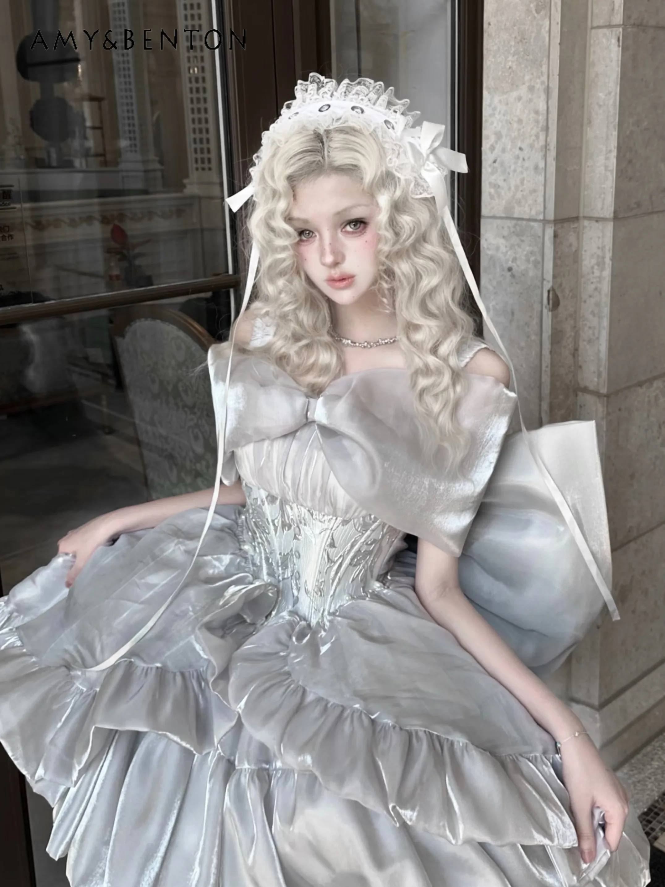Summer New Model Silver Jacquard Off-shoulder Slim-fit High-waisted Short Lolita Dress Complete Set Versatile White Bustle
Summer New Model Silver Jacquard Off-shoulder Slim-fit High-waisted Short Lolita Dress Complete Set Versatile White Bustle