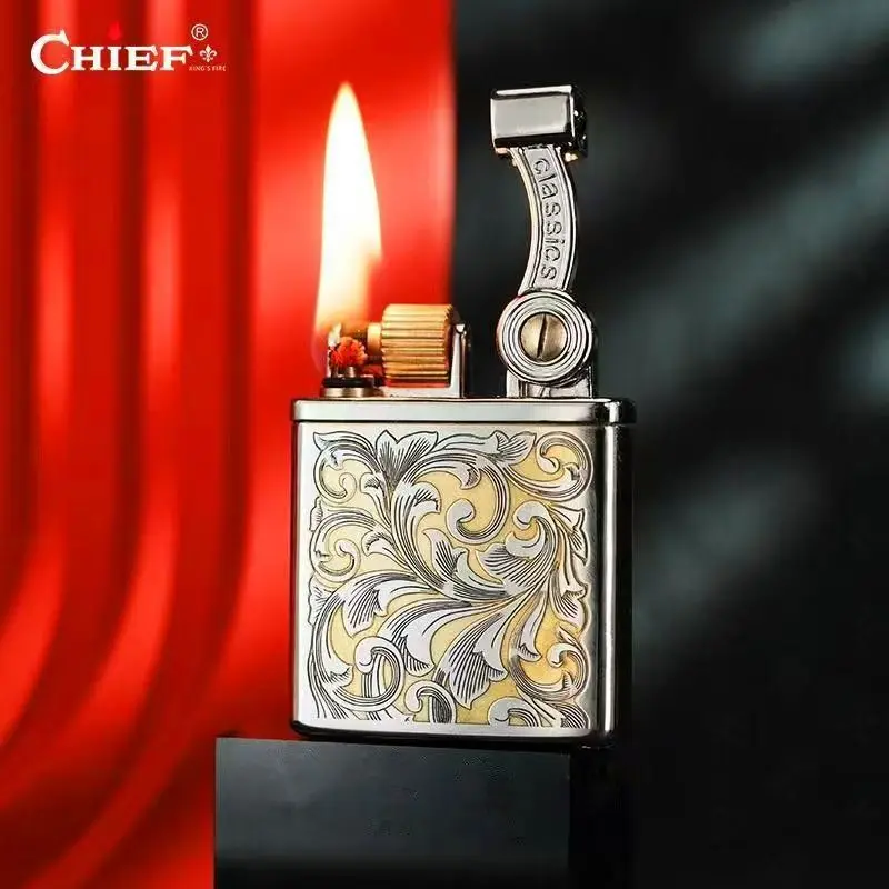 CHIEF Brass Double sided Carved Lifting Arm Roller Ignited Kerosine Lighter Large Capacity Sealed Oil Tank Retro Lighters Gadget
CHIEF Brass Double sided Carved Lifting Arm Roller Ignited Kerosine Lighter Large Capacity Sealed Oil Tank Retro Lighters Gadget