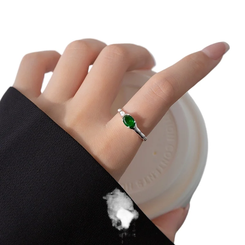 *S925 sterling silver diamond inlaid oval ripple ring with Instagram style design sense
*S925 sterling silver diamond inlaid oval ripple ring with Instagram style design sense
