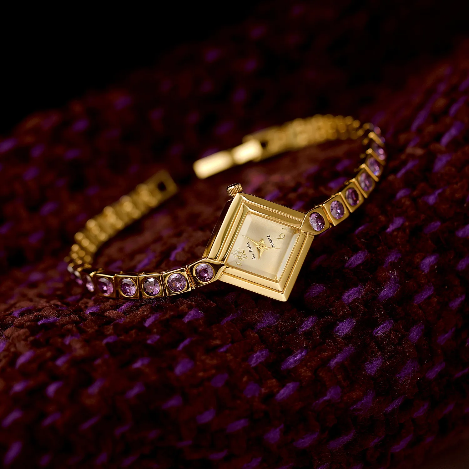 Elegant ladies'watchlight luxury temperamentLaojia colorful retro watchrich purple women's watchnew women's watch, ladies' gift
Elegant ladies'watchlight luxury temperamentLaojia colorful retro watchrich purple women's watchnew women's watch, ladies' gift