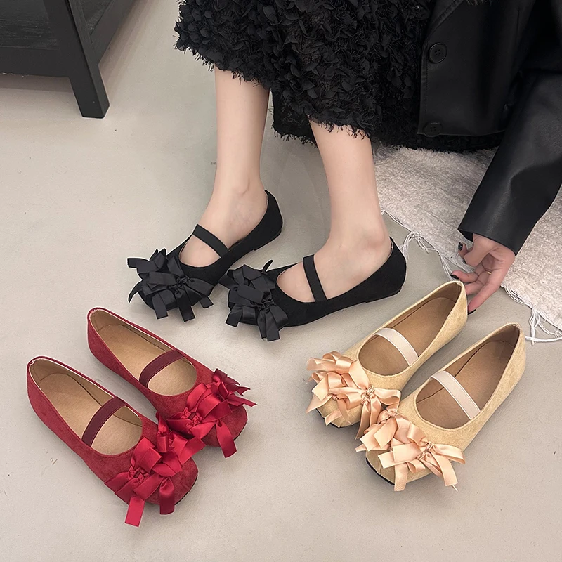Soft Sole Elegant Single Shoes Women's 2026 New Lightweight Temperament French Flat Ballet Single Shoes
Soft Sole Elegant Single Shoes Women's 2026 New Lightweight Temperament French Flat Ballet Single Shoes